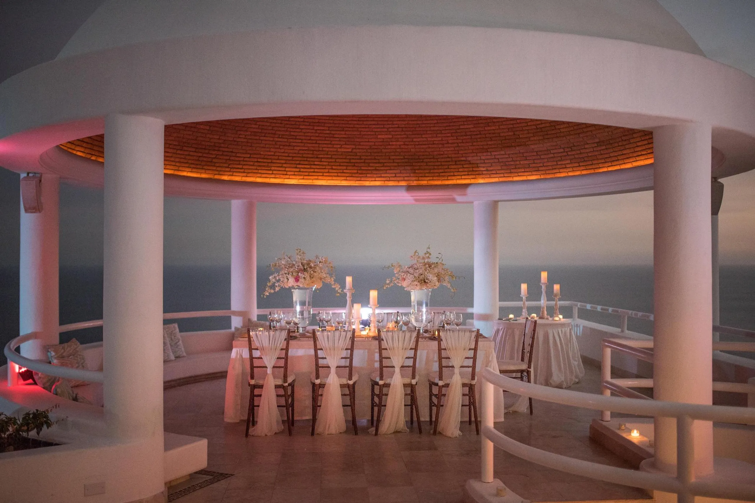 Elegant Mediterranean-style Villa with Infinity Pool and Blue Ocean Views — photograph 6