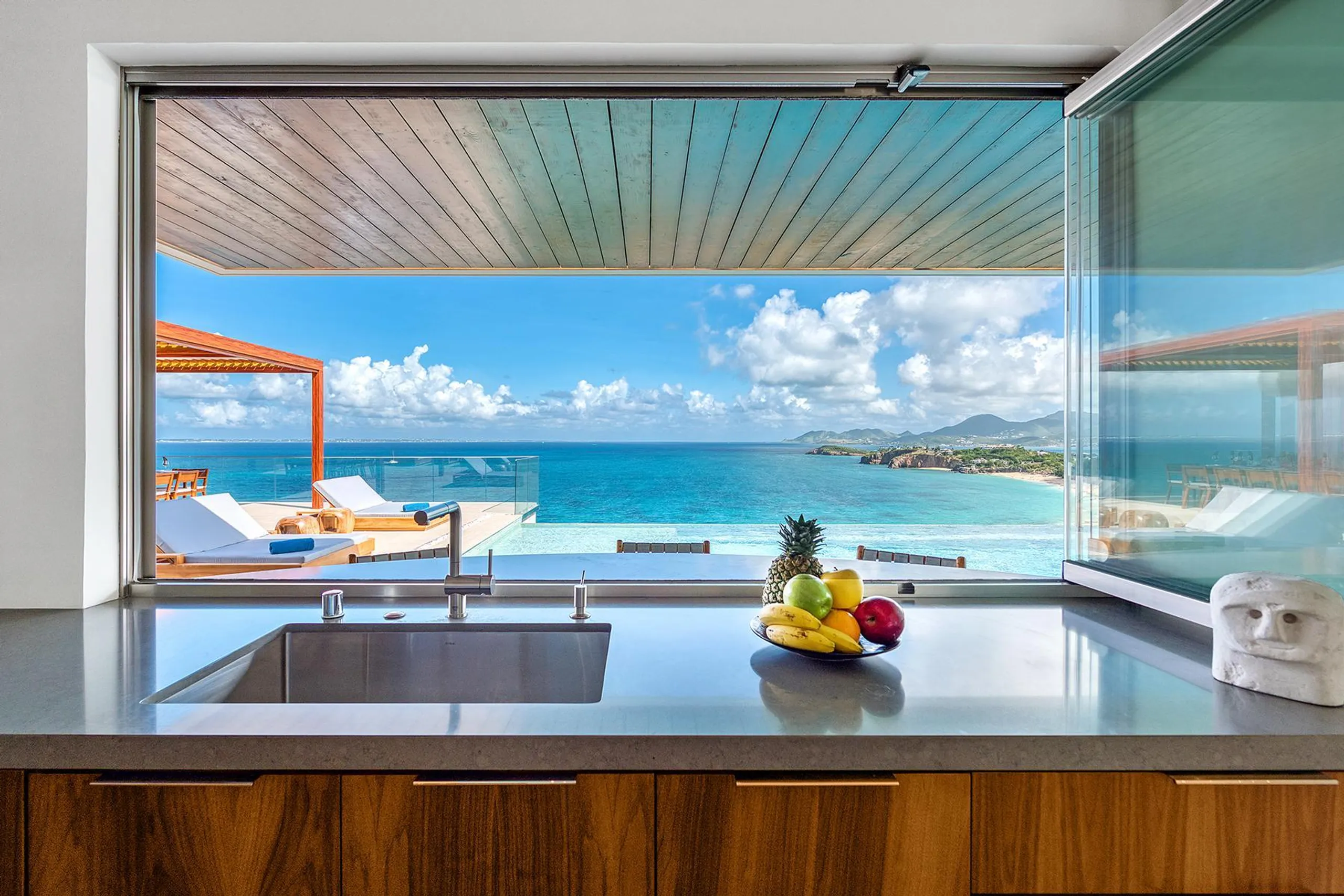 Exquisite Tranquility: A Villa Oasis with Breathtaking Ocean Panoramas — photograph 12