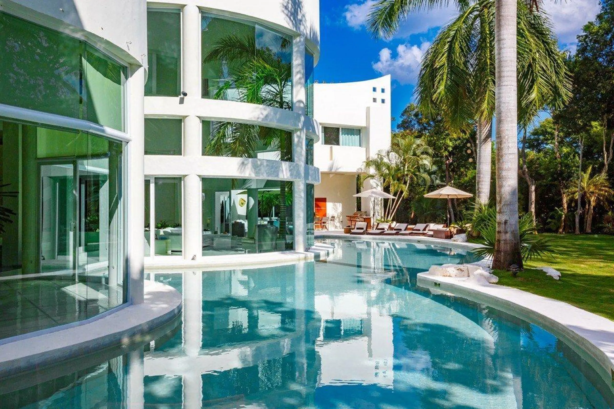 Ultra Modern Architectural Grand Villa with Surrounding Pool, Playa del Carmen
