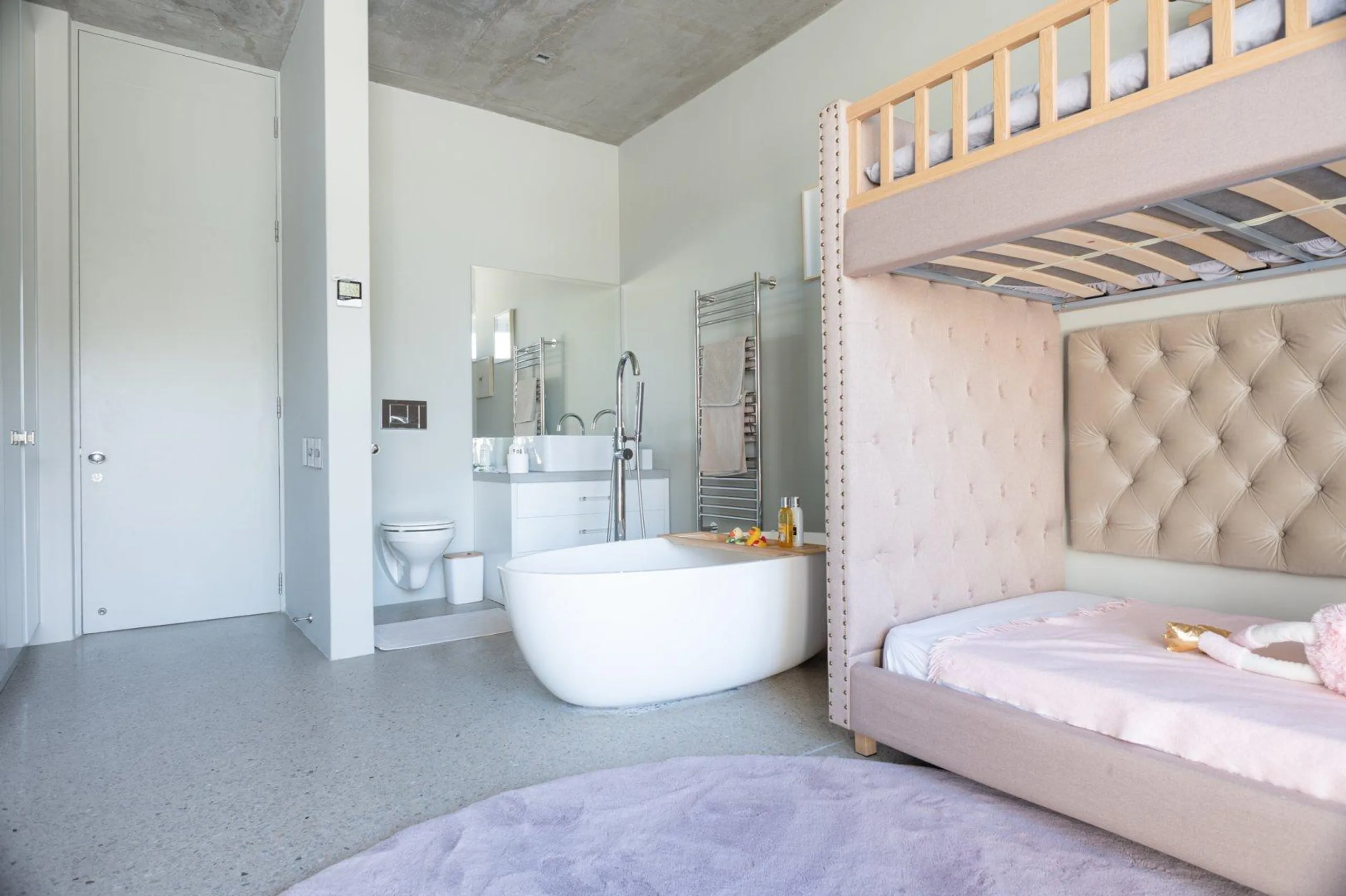 Secluded Luxury Villa with Panoramic Ocean Views — photograph 8
