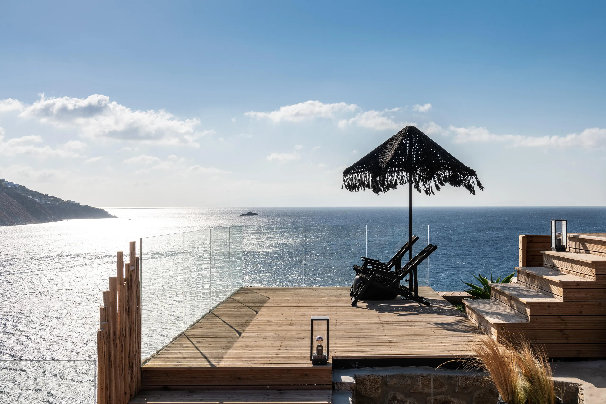 Enchanted Luxury Villa with 11BR, Captivated Ocean Front Retreat — photograph 3