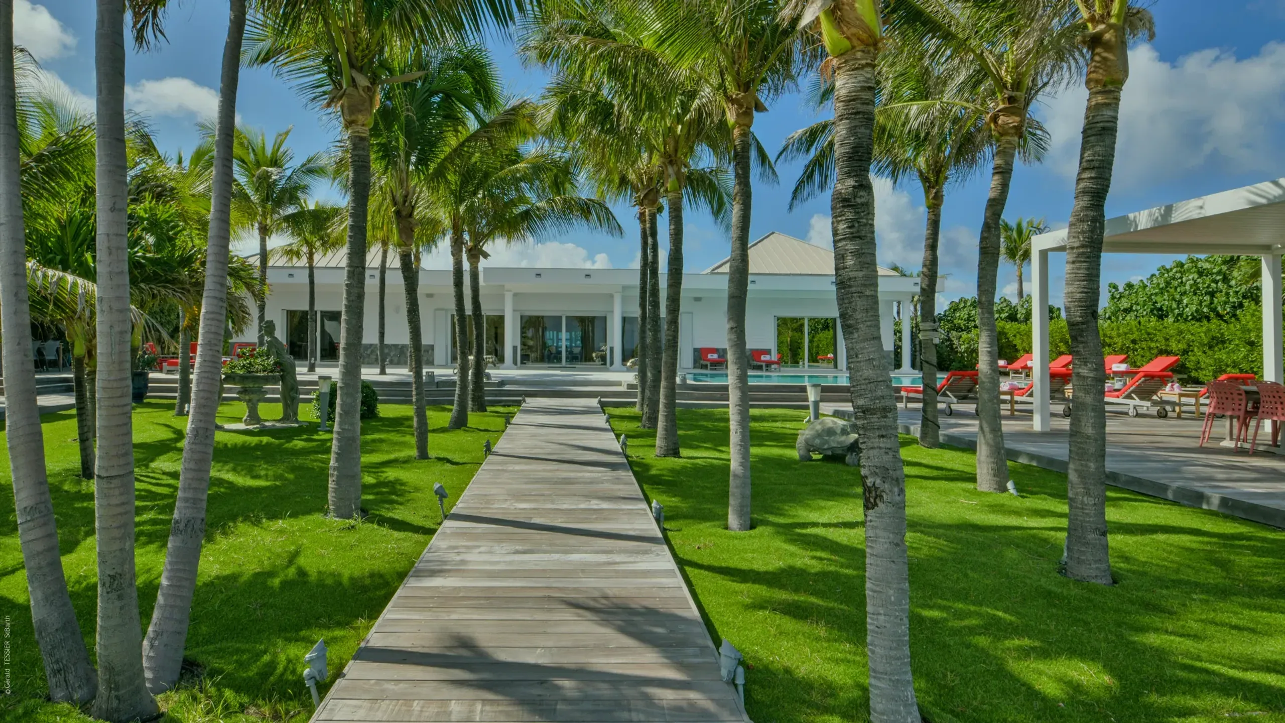 Exquisite Paradise Villa with Private Pool and Fitness Center — photograph 11
