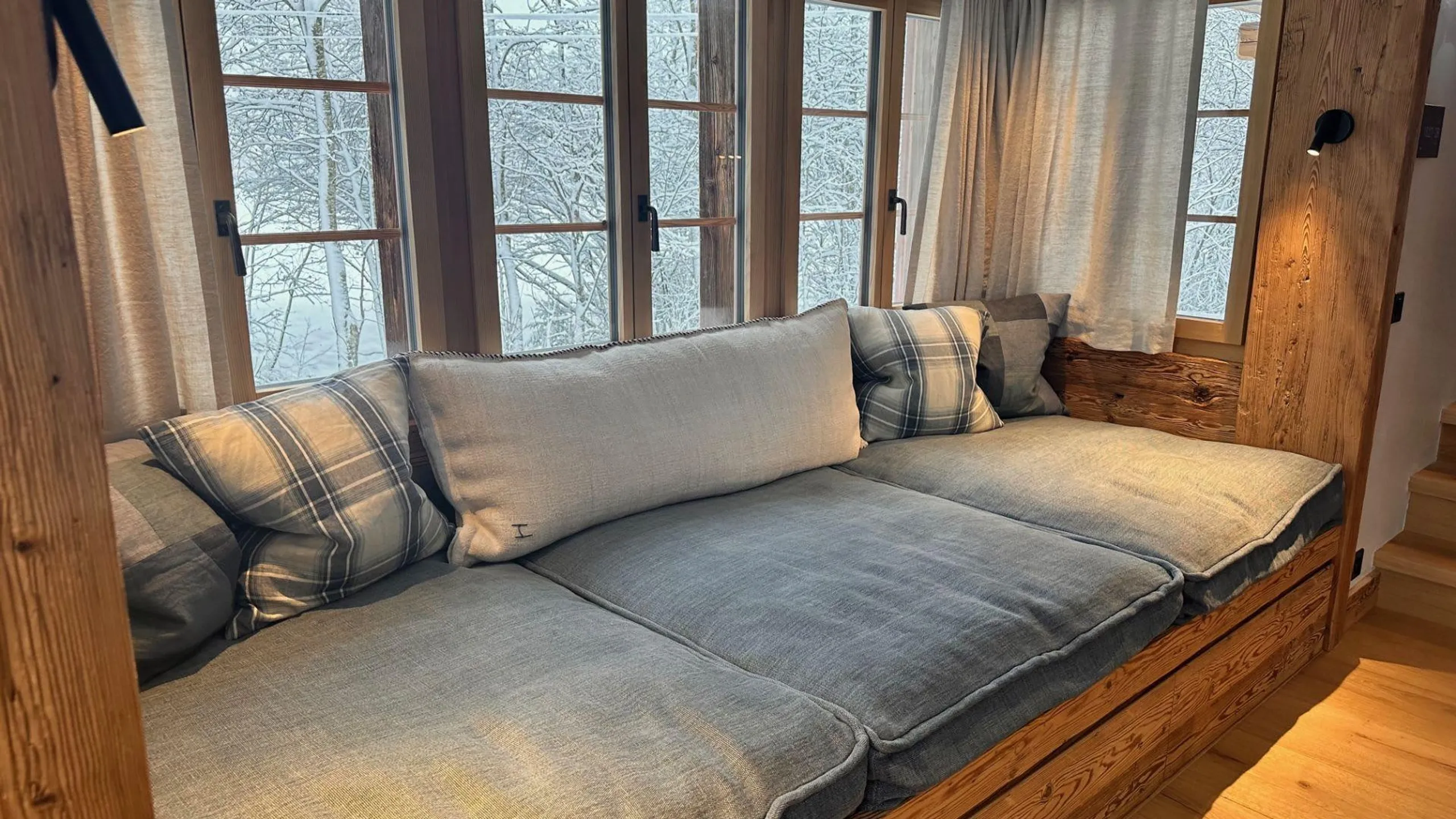 Magnificent Gsteig Chalet with Sauna — photograph 7