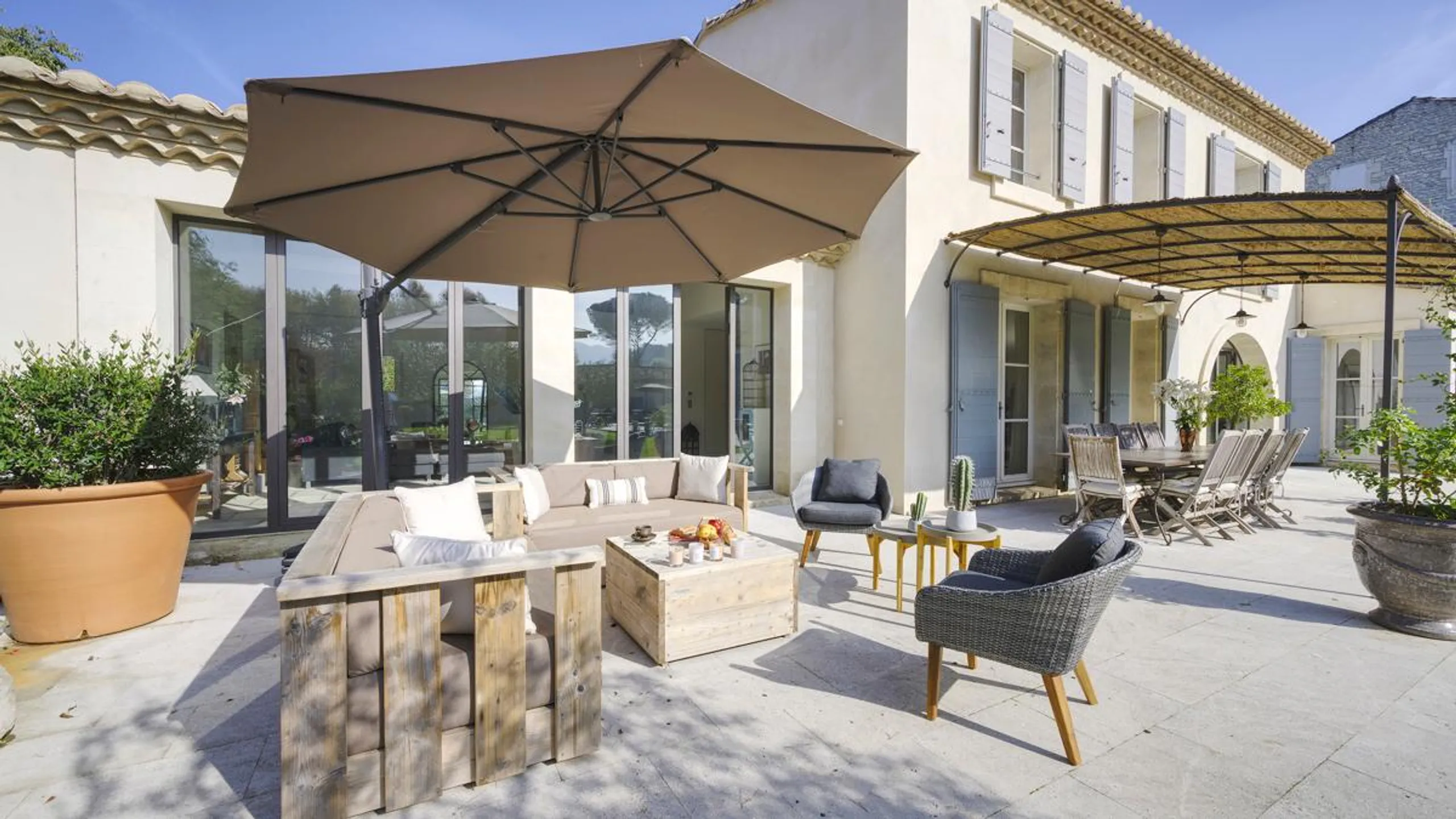Tranquil Countryside Villa with Private Heated Pool & Serene Surroundings — photograph 5