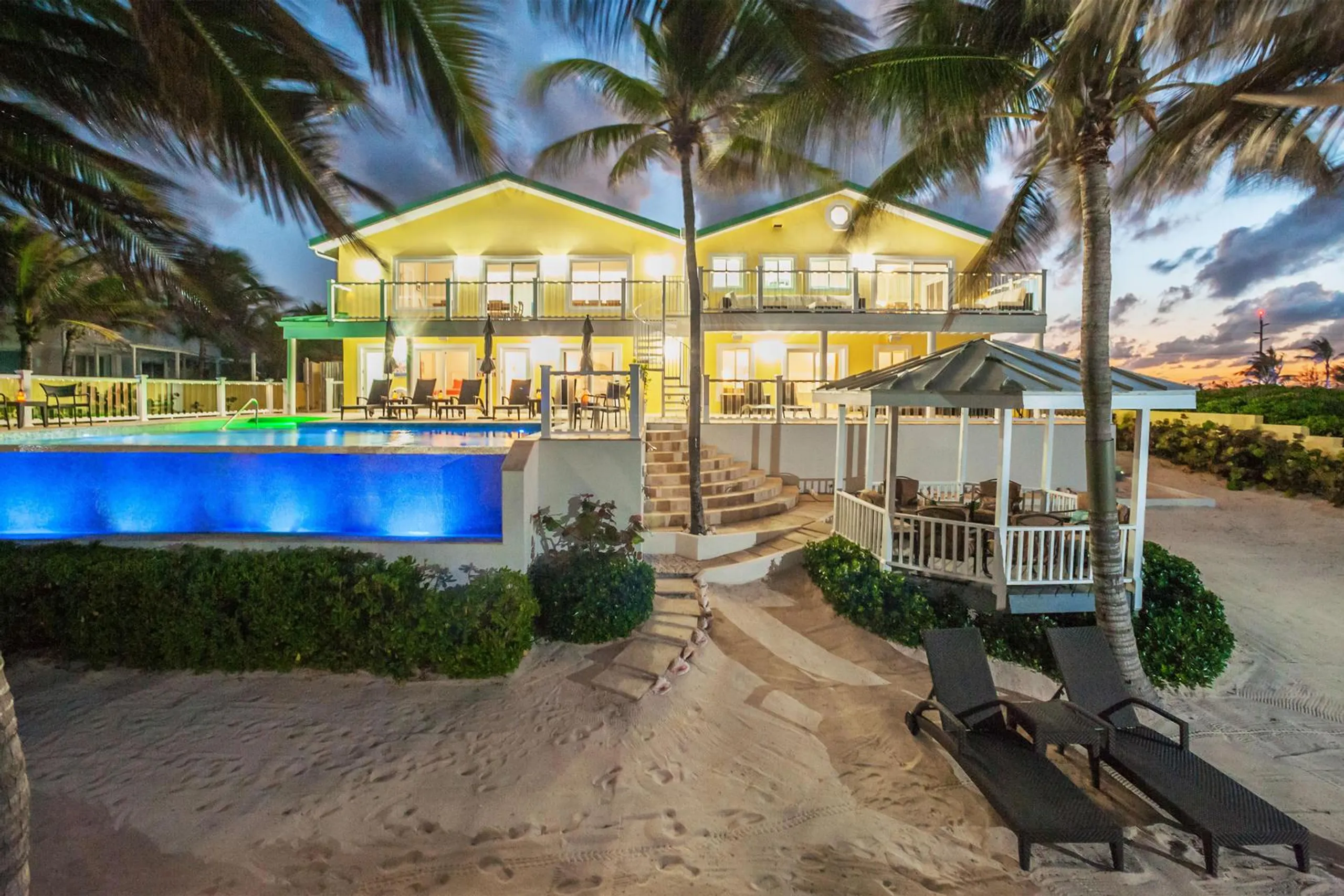 Grand Cayman Reef Villa with Private Pool and Ocean Views — photograph 8