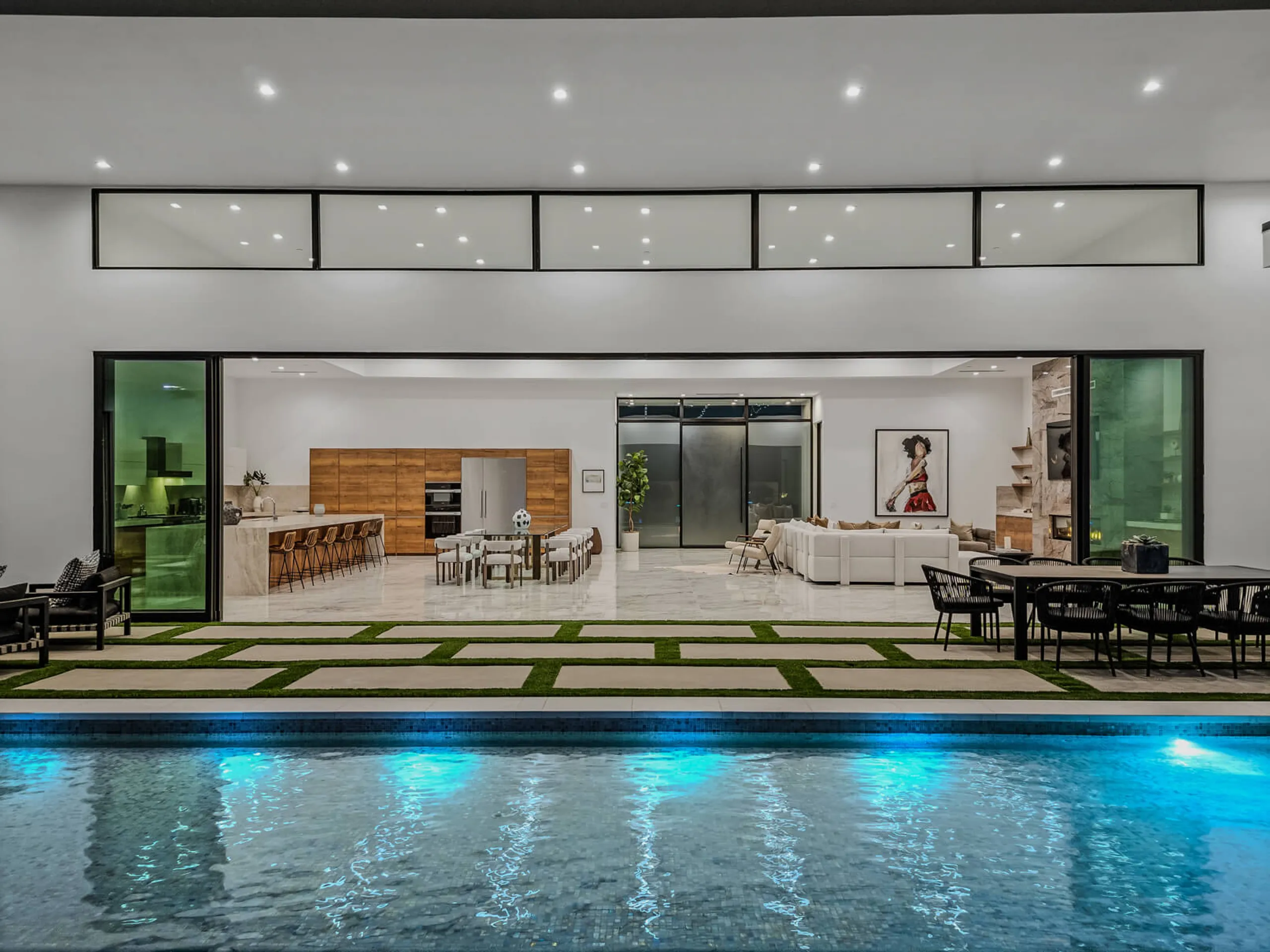 Elite Resort-Style Villa with Private Pool and Stunning Views — photograph 5