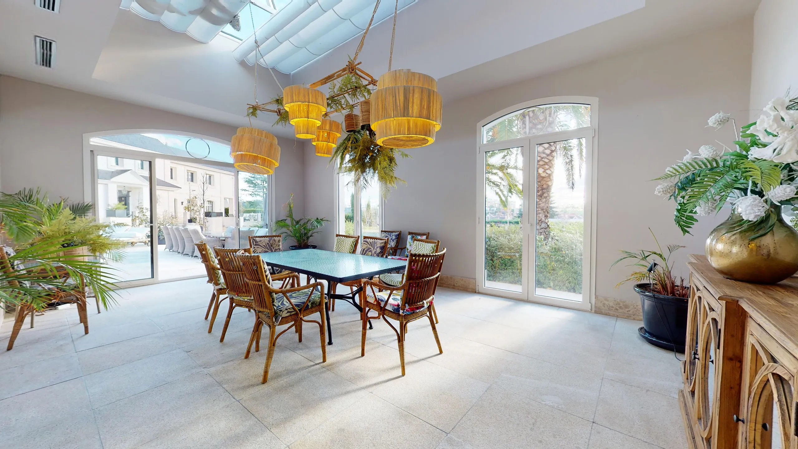 Captivating European Styled 3-Story Villa in Madrid's Exclusive Neighborhood — photograph 7