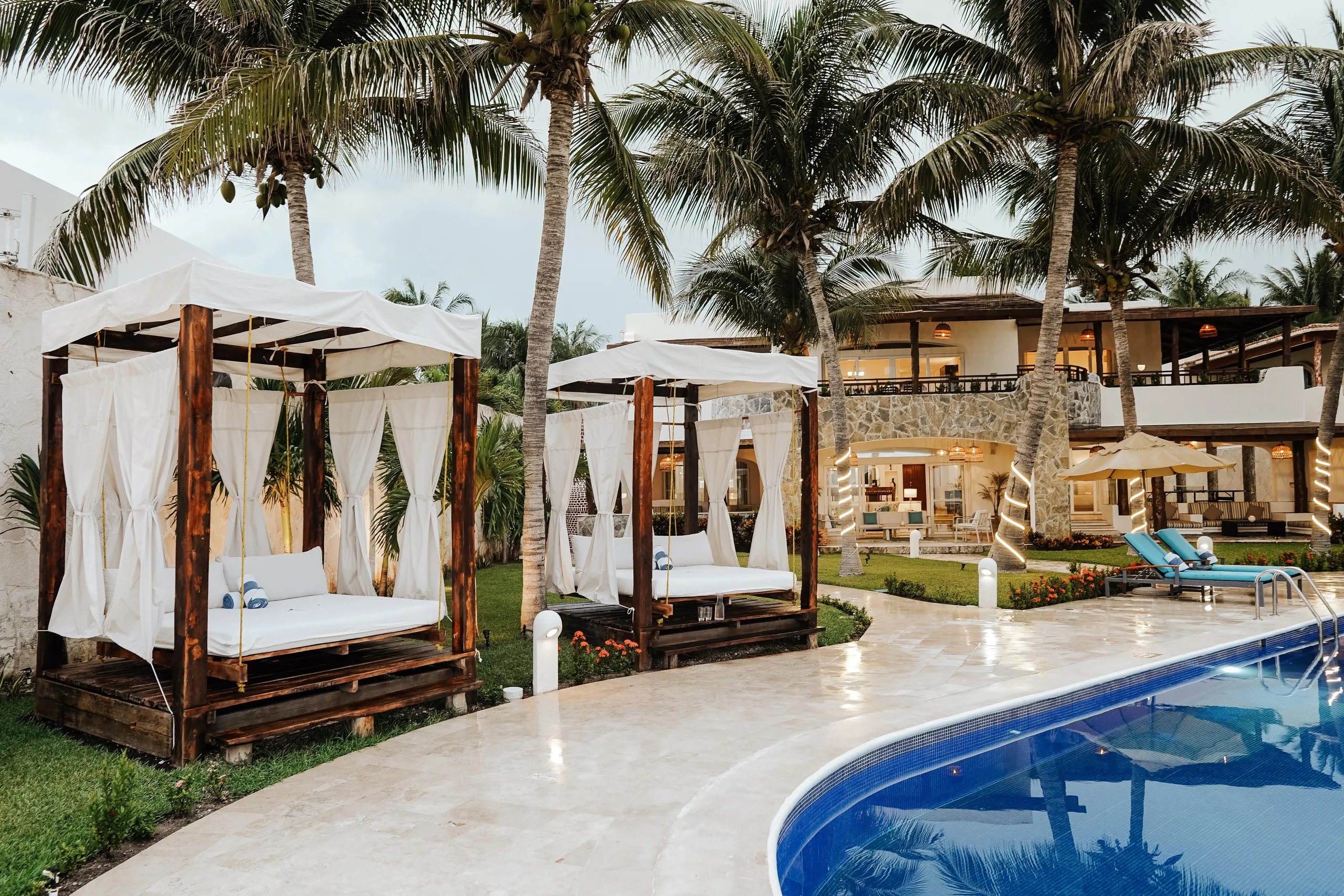 Puerto Morelos Luxury Beachfront Estate with Pool, Hot Tub and Ocean Views — photograph 3