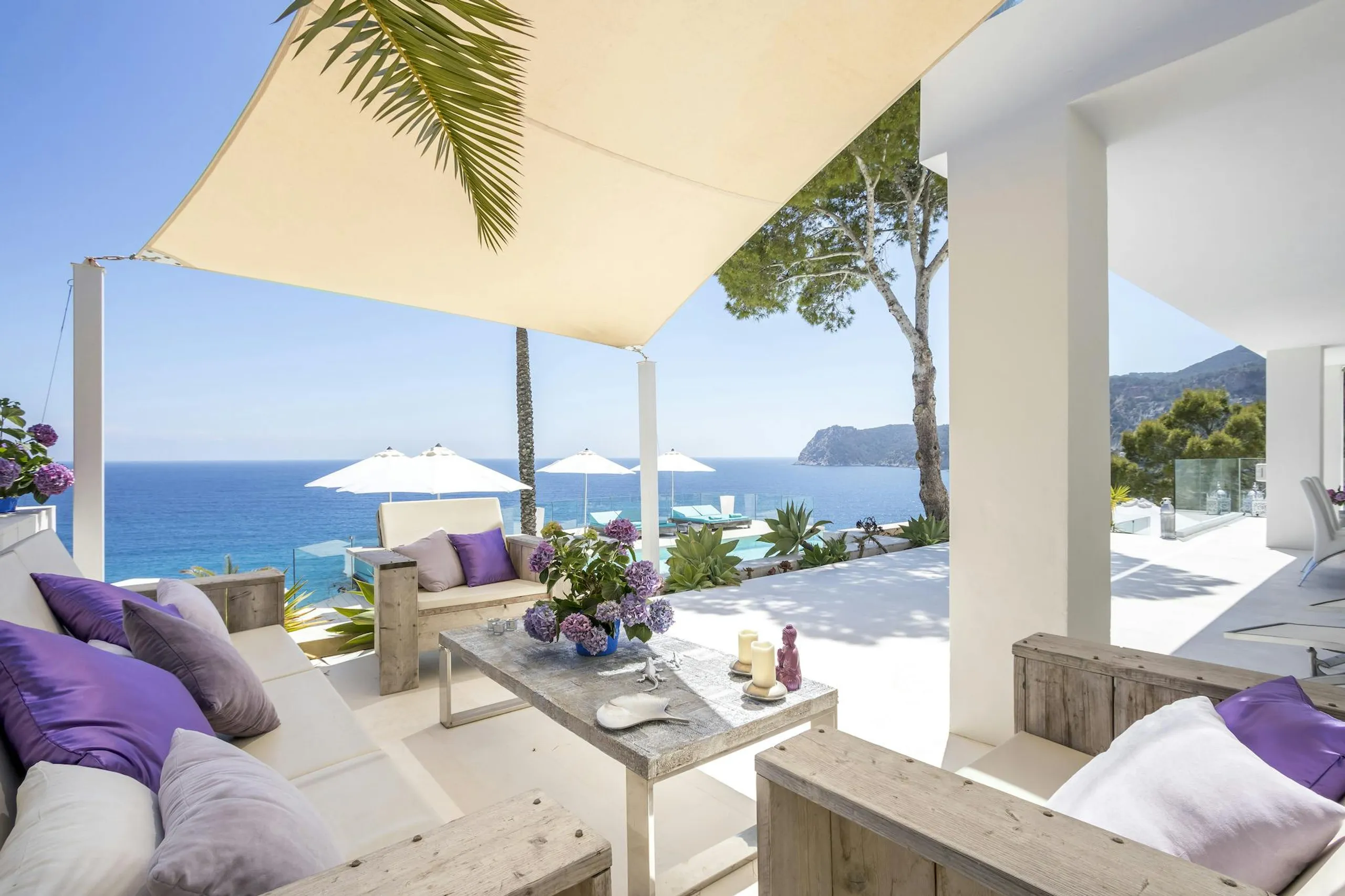 Invigorating Ibiza Estate with Private Pool and Ocean Views — photograph 12