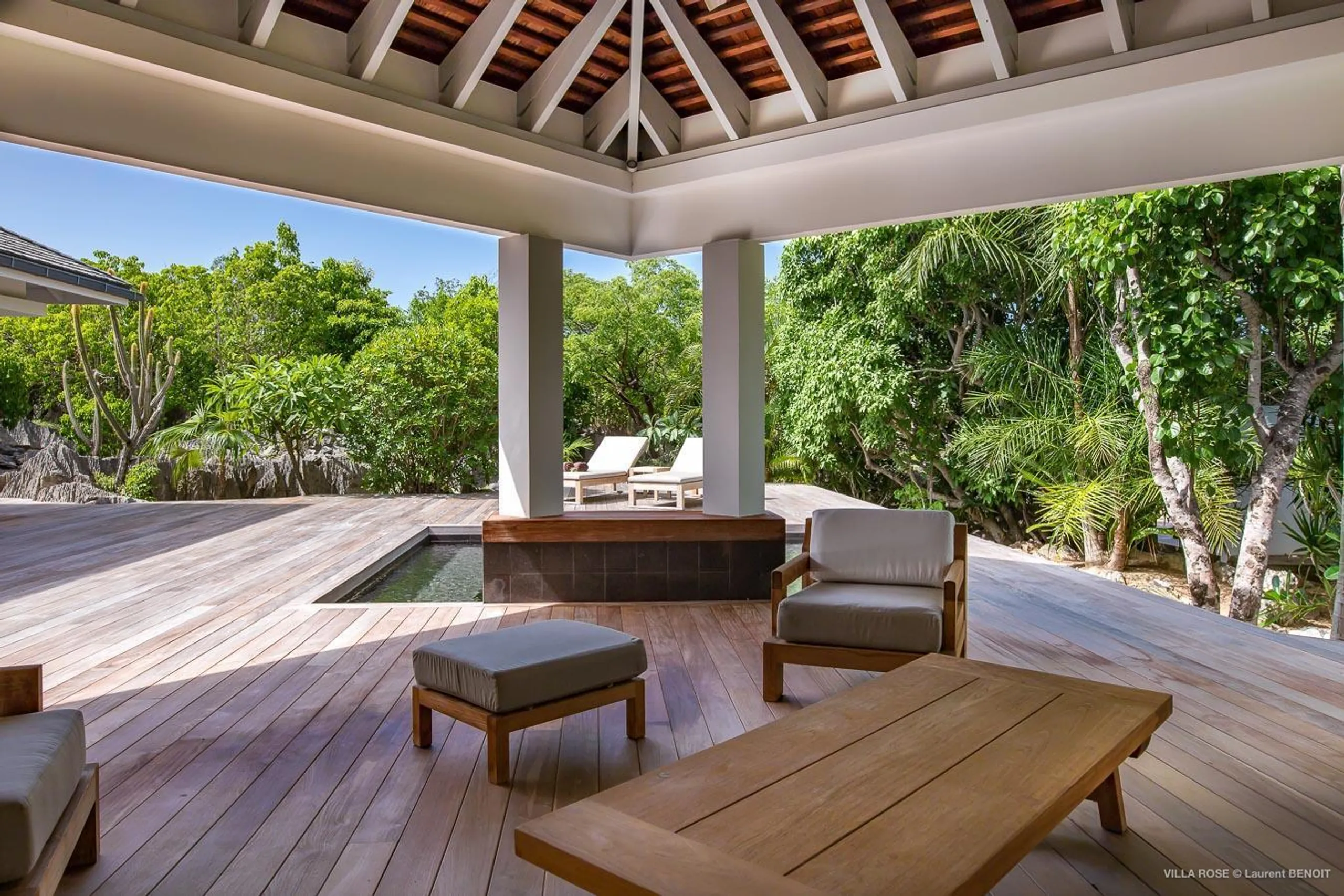 Majestic Tropical Villa with Private Pool and Ocean Views — photograph 5