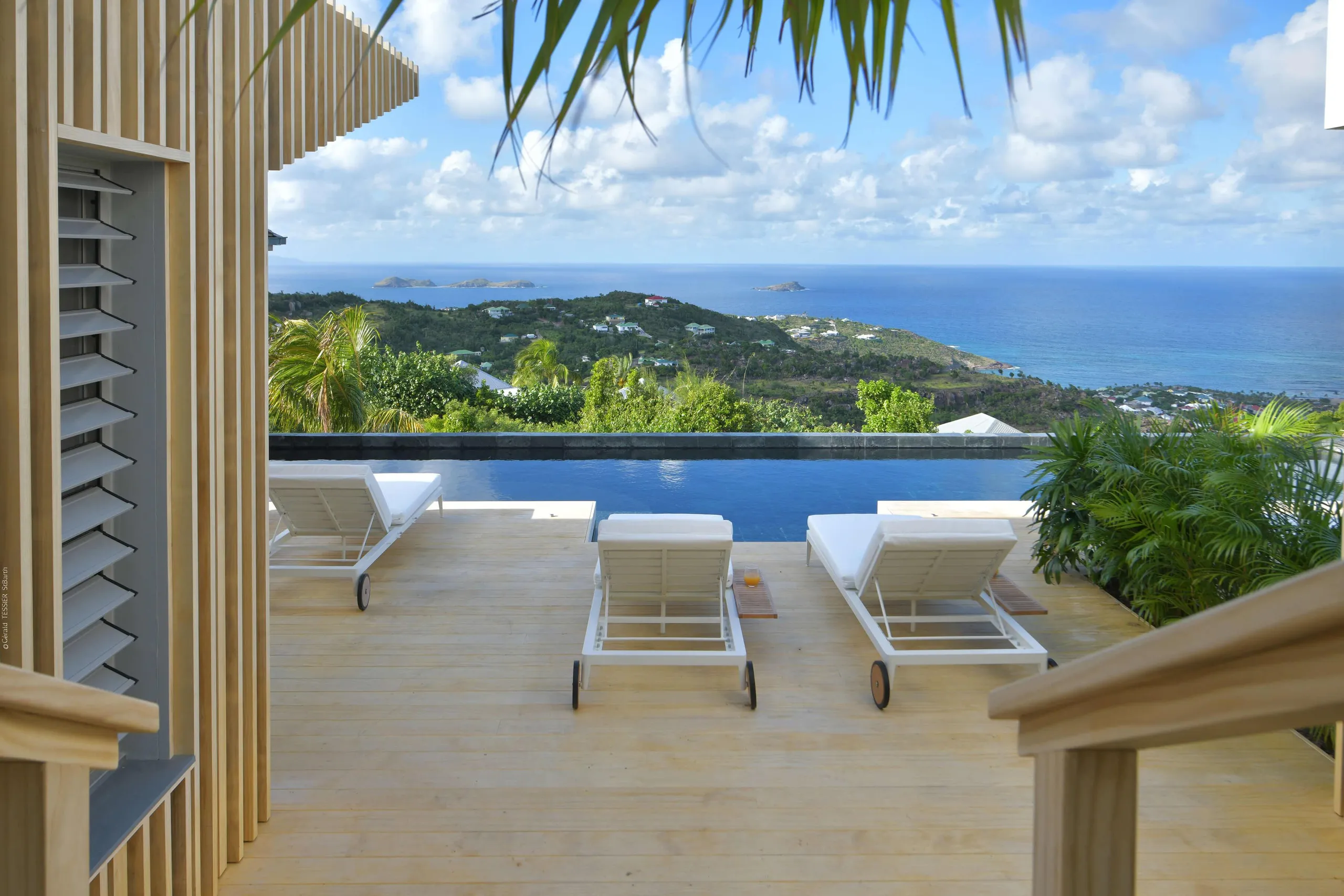 Calming Modern Styled Villa with Heated Pool, Jacuzzi and Stunning View of the Caribbean Sea — photograph 9