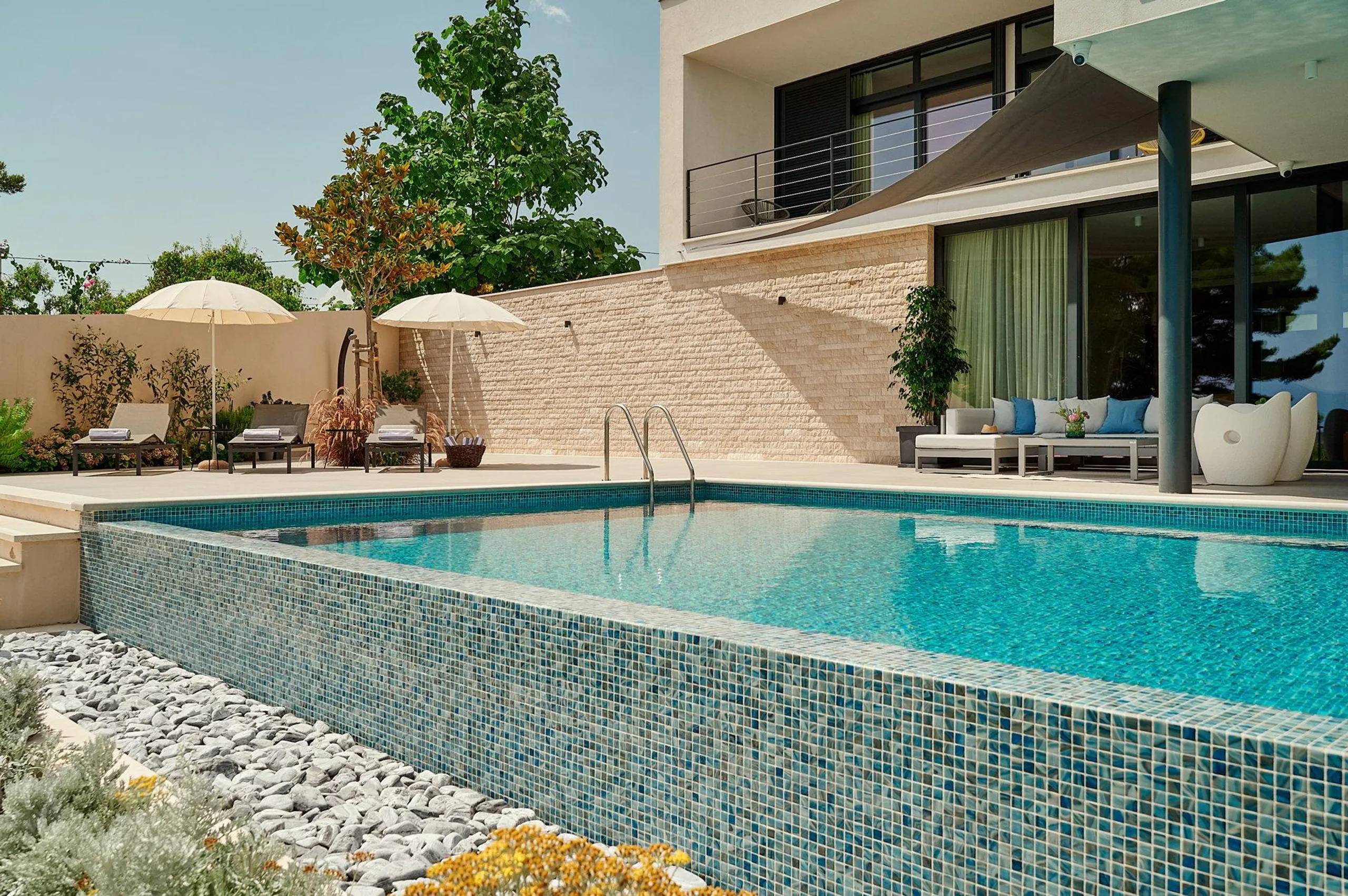 Magnificent Beachfront Haven on Pristine Hvar Island with Heated Infinity Pool and Panaromic Sea Views — photograph 3