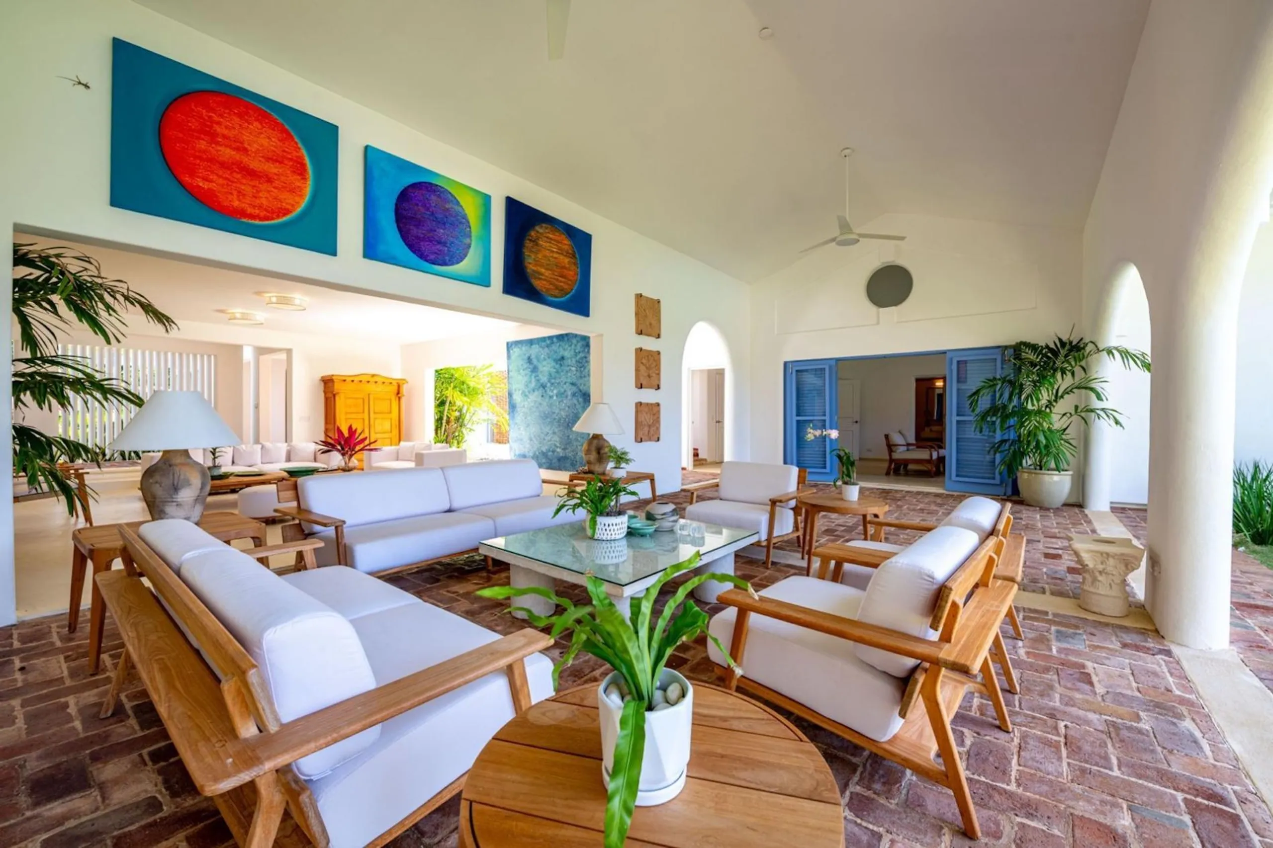 Exquisite Beachfront Villa with Private Pool and Panoramic Sea Views — photograph 11