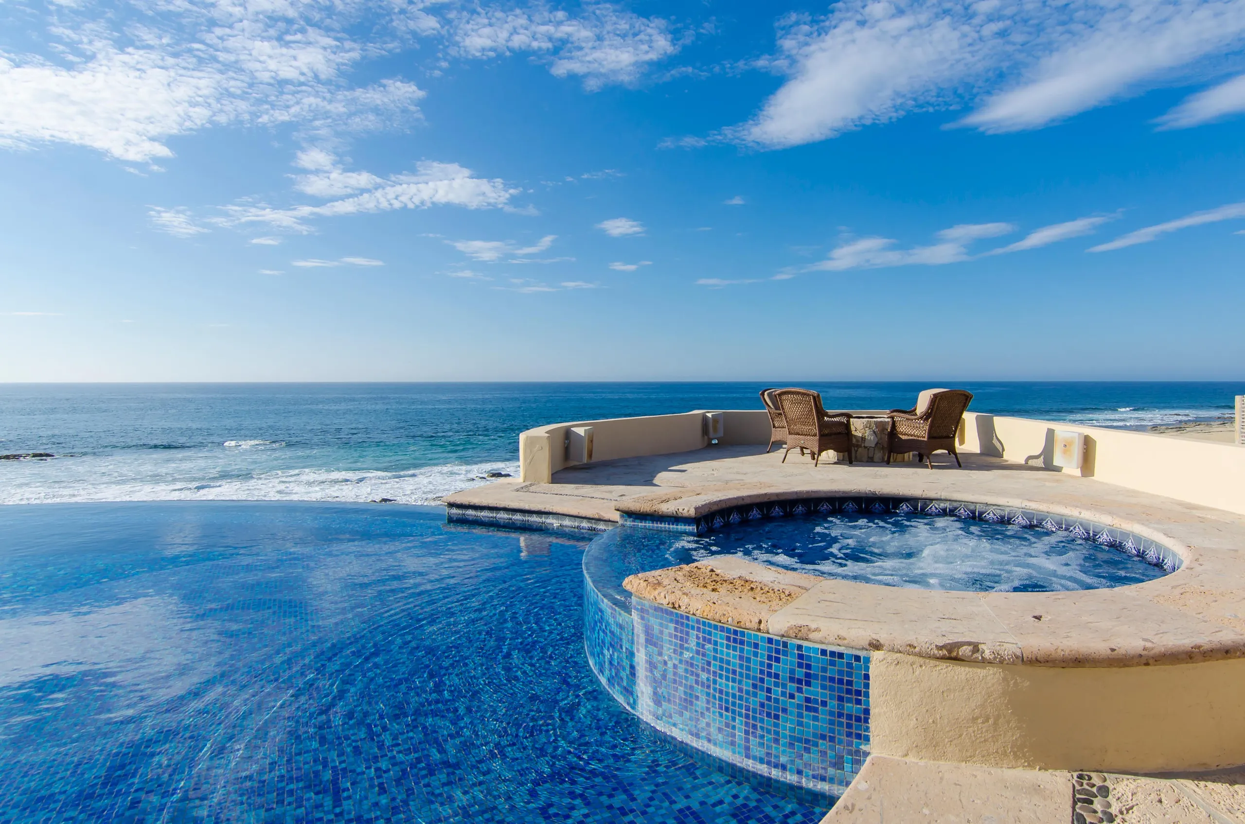 East Cape Luxury Villa with Infinity Pool, Hot Tub and Ocean Views — photograph 5