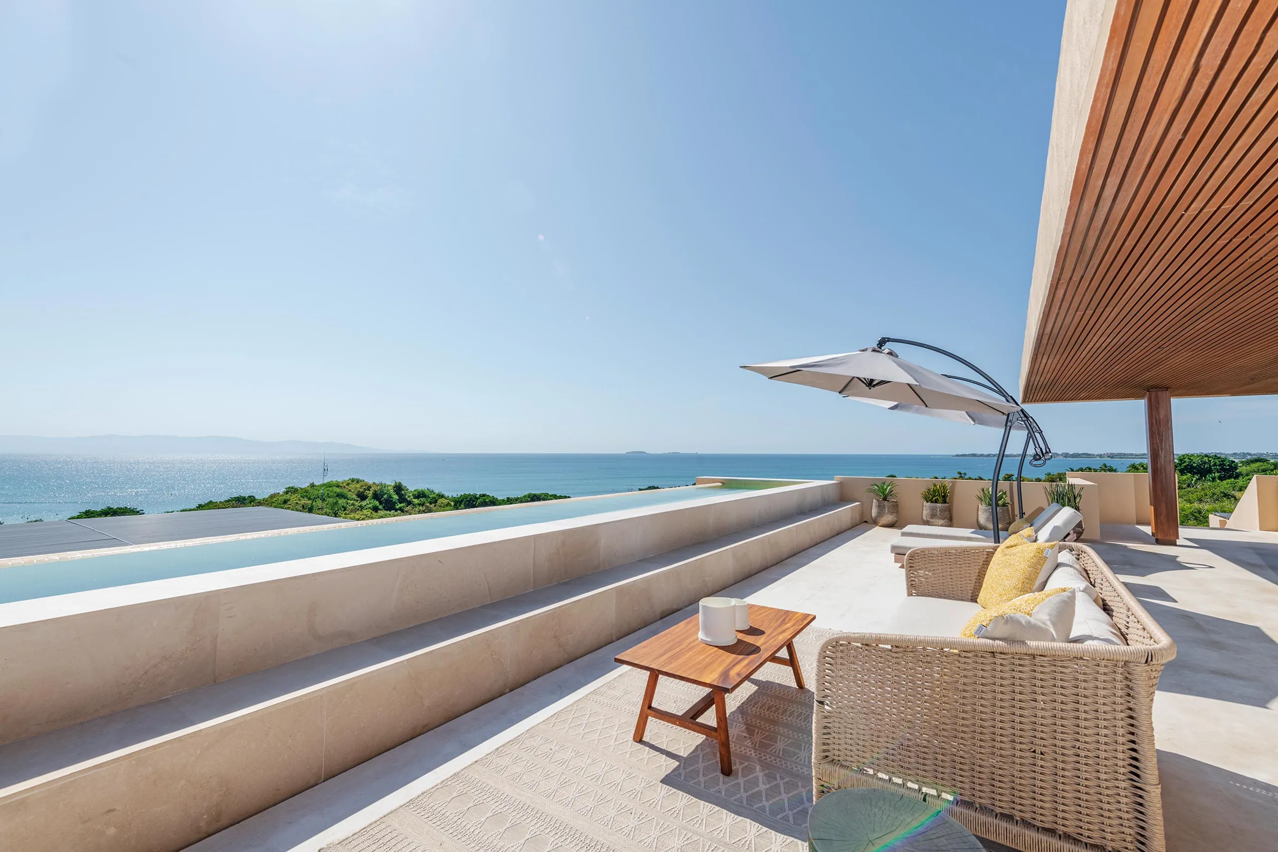 Luxe 4-Bedroom Penthouse with Infinity Pool in Punta Mita — photograph 4