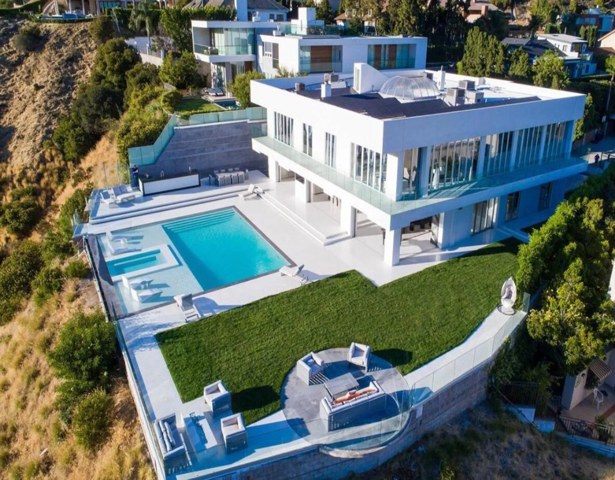 Exclusive Hollywood Hills Villa – 5BR, Infinity Pool & Panoramic Views, Los Angeles