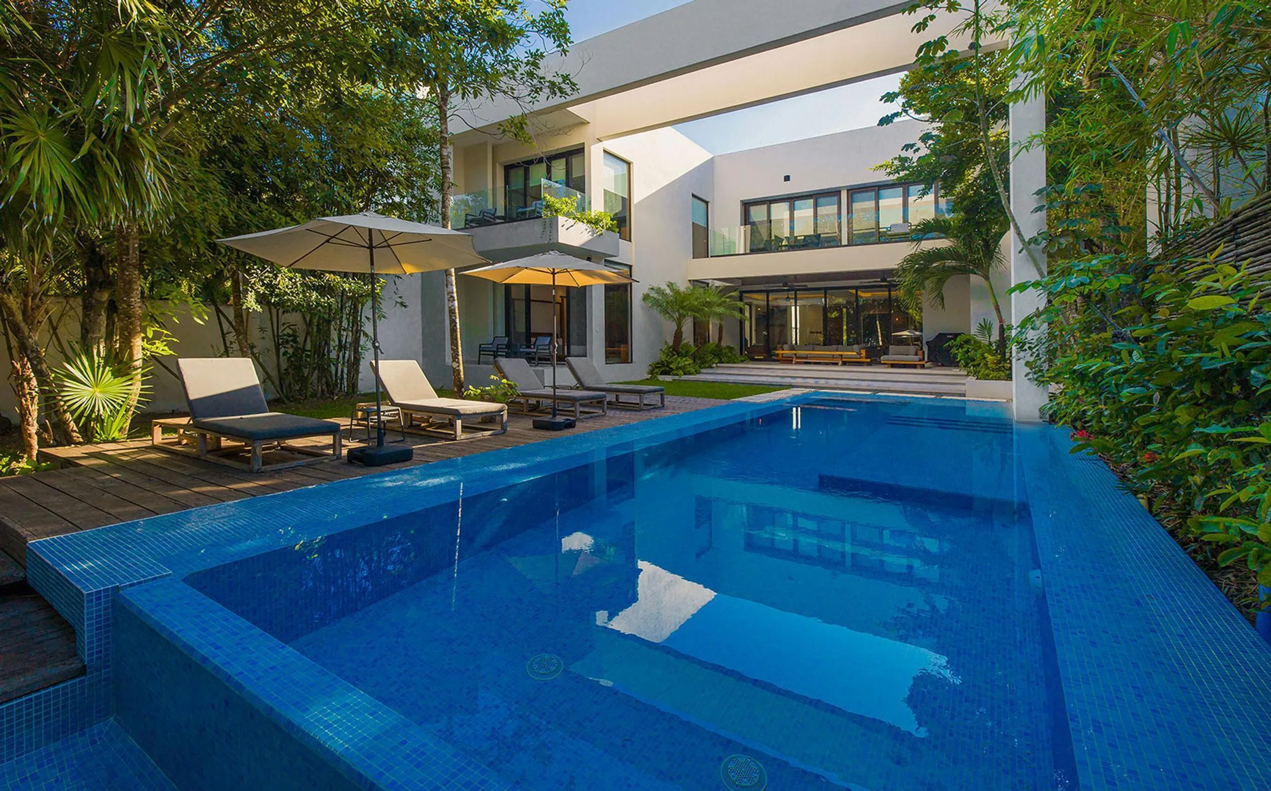 Modern Architectural Estate with Private Pool and Dock Access, Cozumel