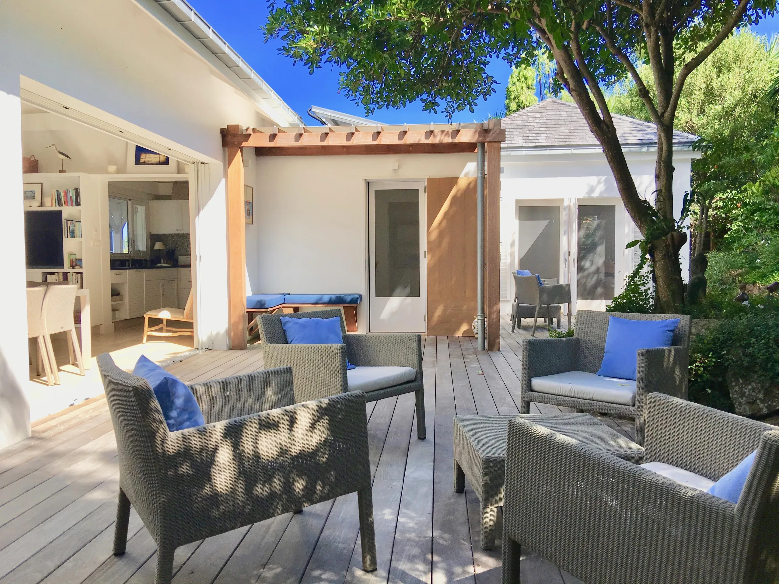 Exquisite Seaside Villa with Private Pool and Ocean Views — photograph 7