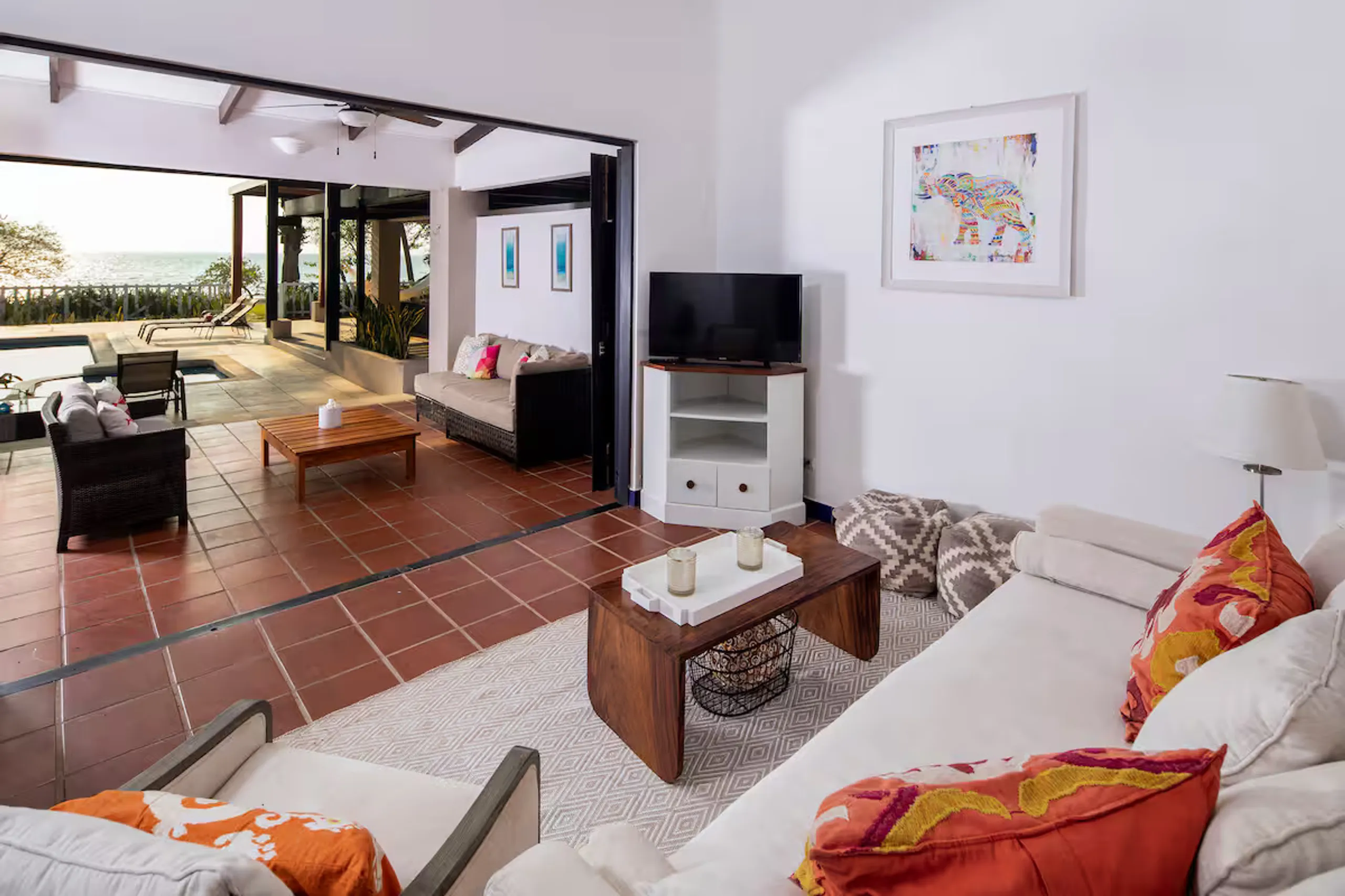Beautiful Hermosa Beach House with Private Pool and Walks to Beach — photograph 10