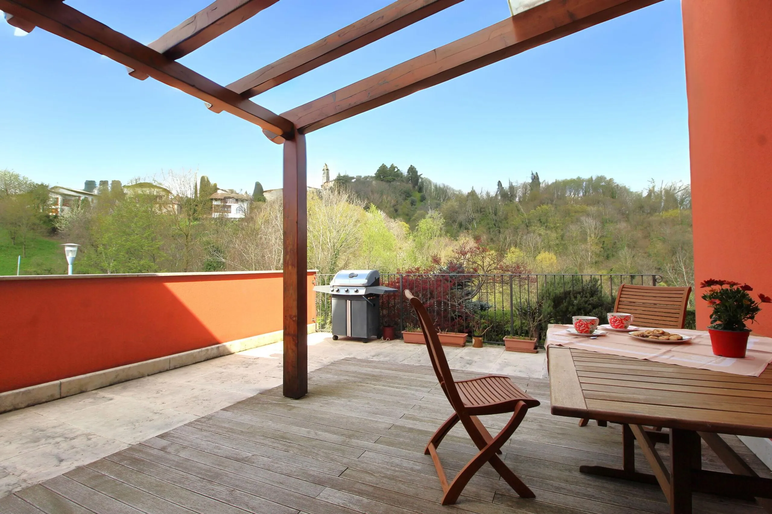 Tranquil Hillside Villa with Private Pool, Jacuzzi & Family Playground — photograph 7