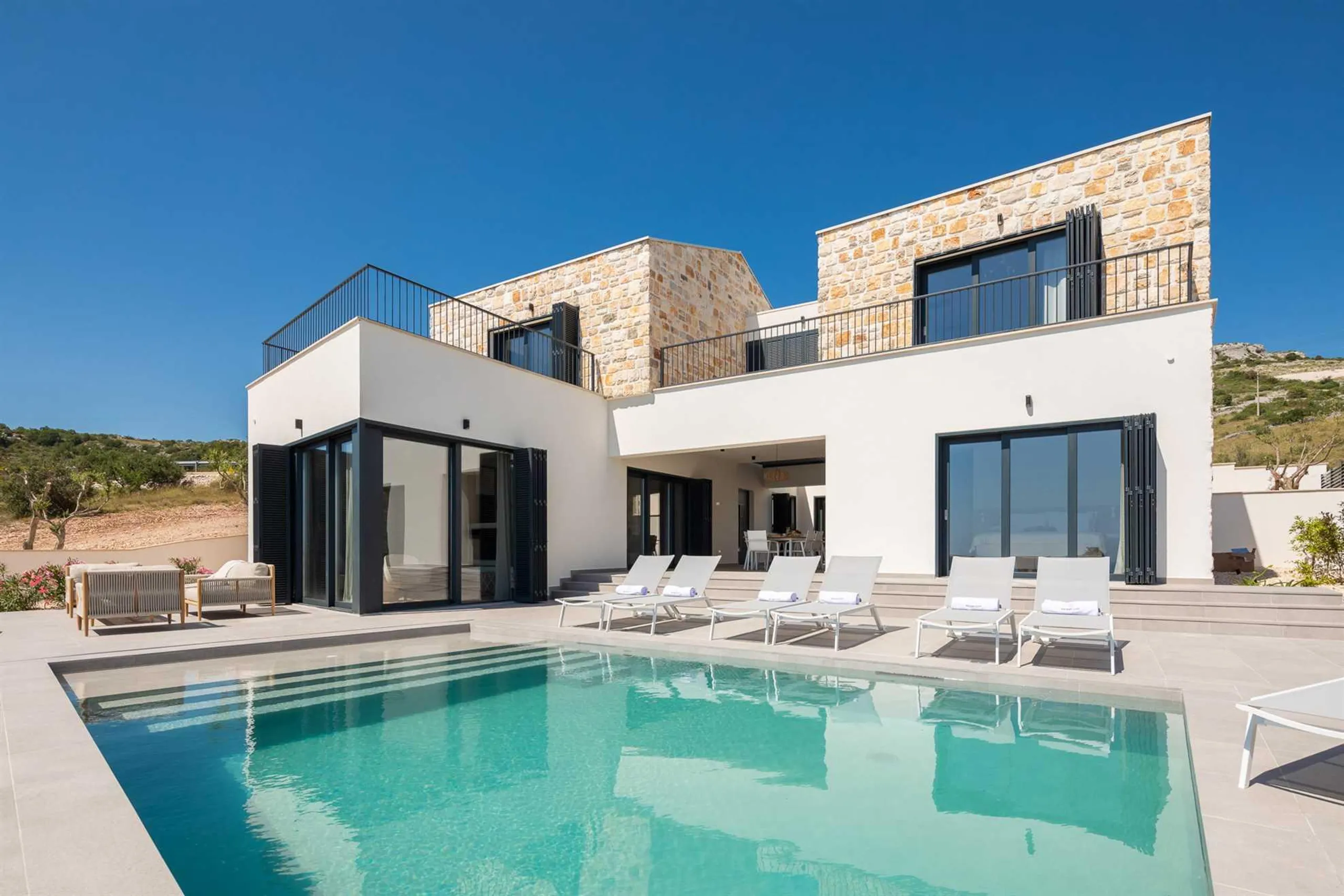 Modern Styled 5-Bedroom Villa with Pool in Picturesque Primosten, Primosten