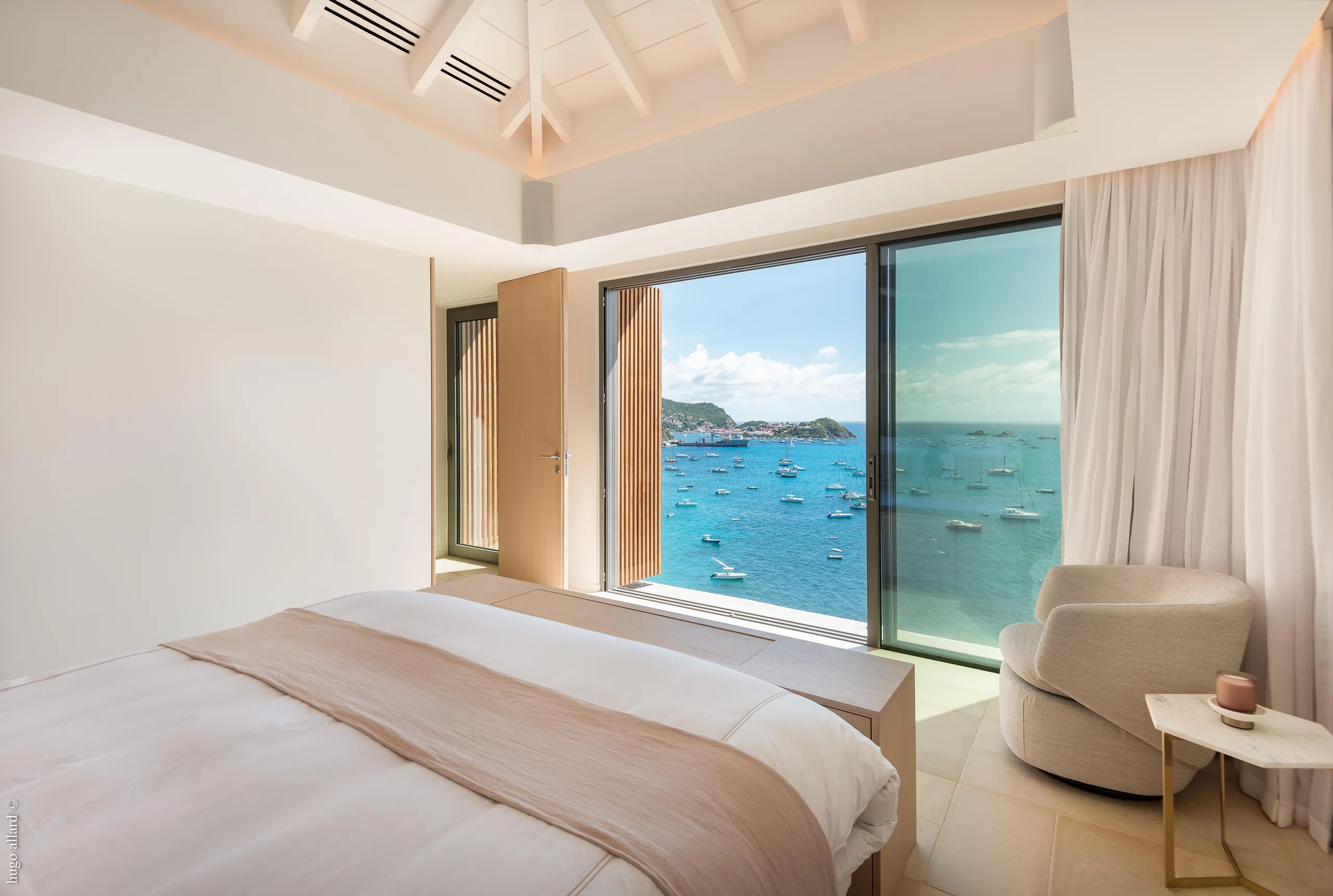 Glorious Oceanview Villa with Infinity Pool and Fitness Room — photograph 9