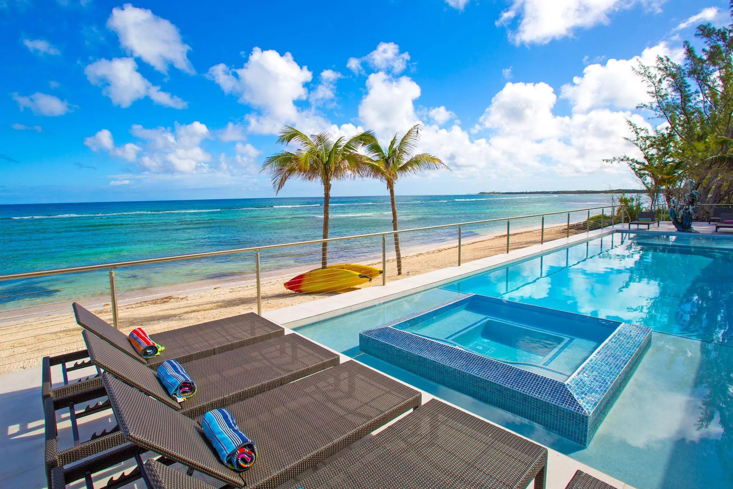 Elegant Twin Palms Beach Front Villa with Private Pool and Beach Access, Rum Point