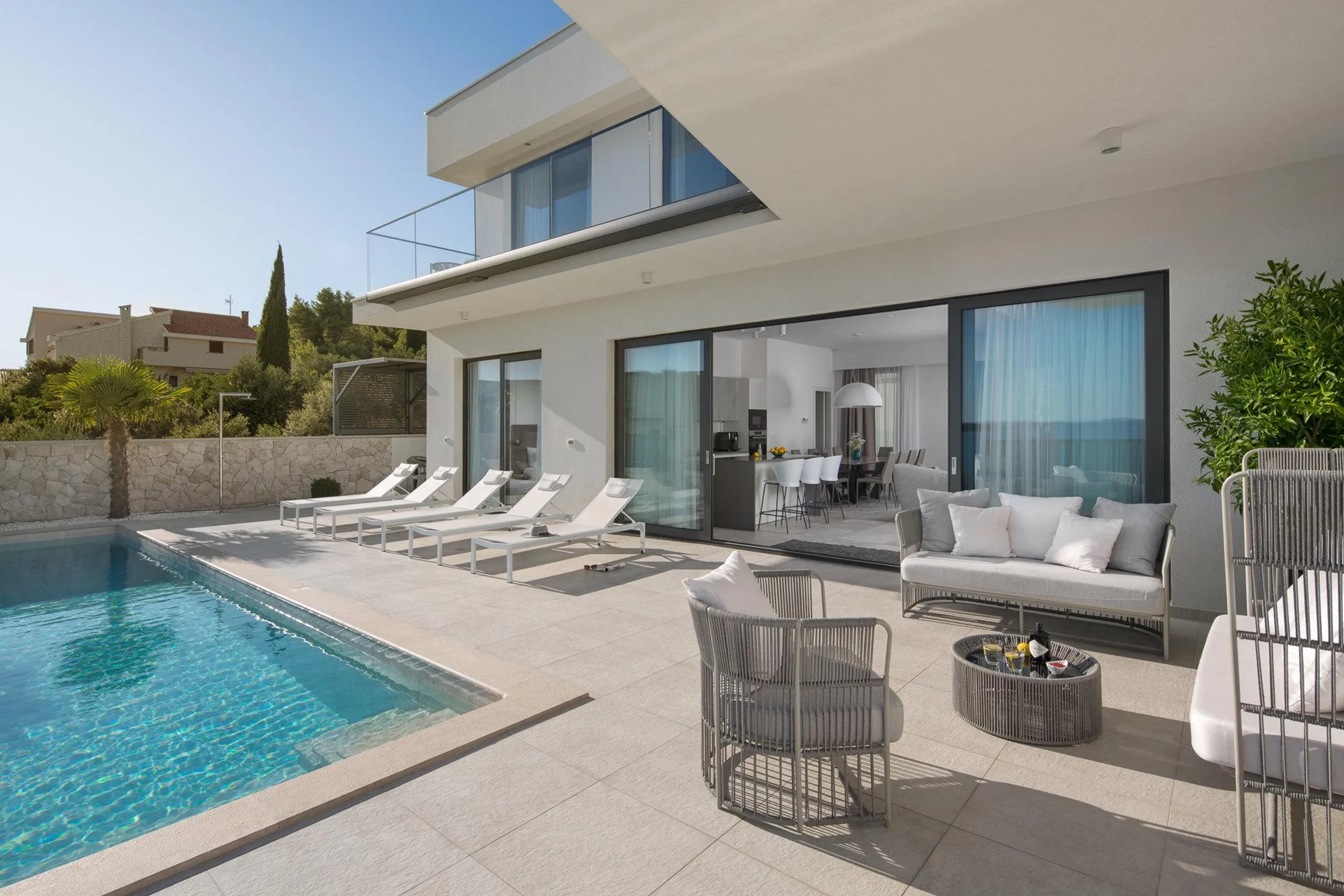 Gleaming White Villa with Private Pool and Sea Views — photograph 6