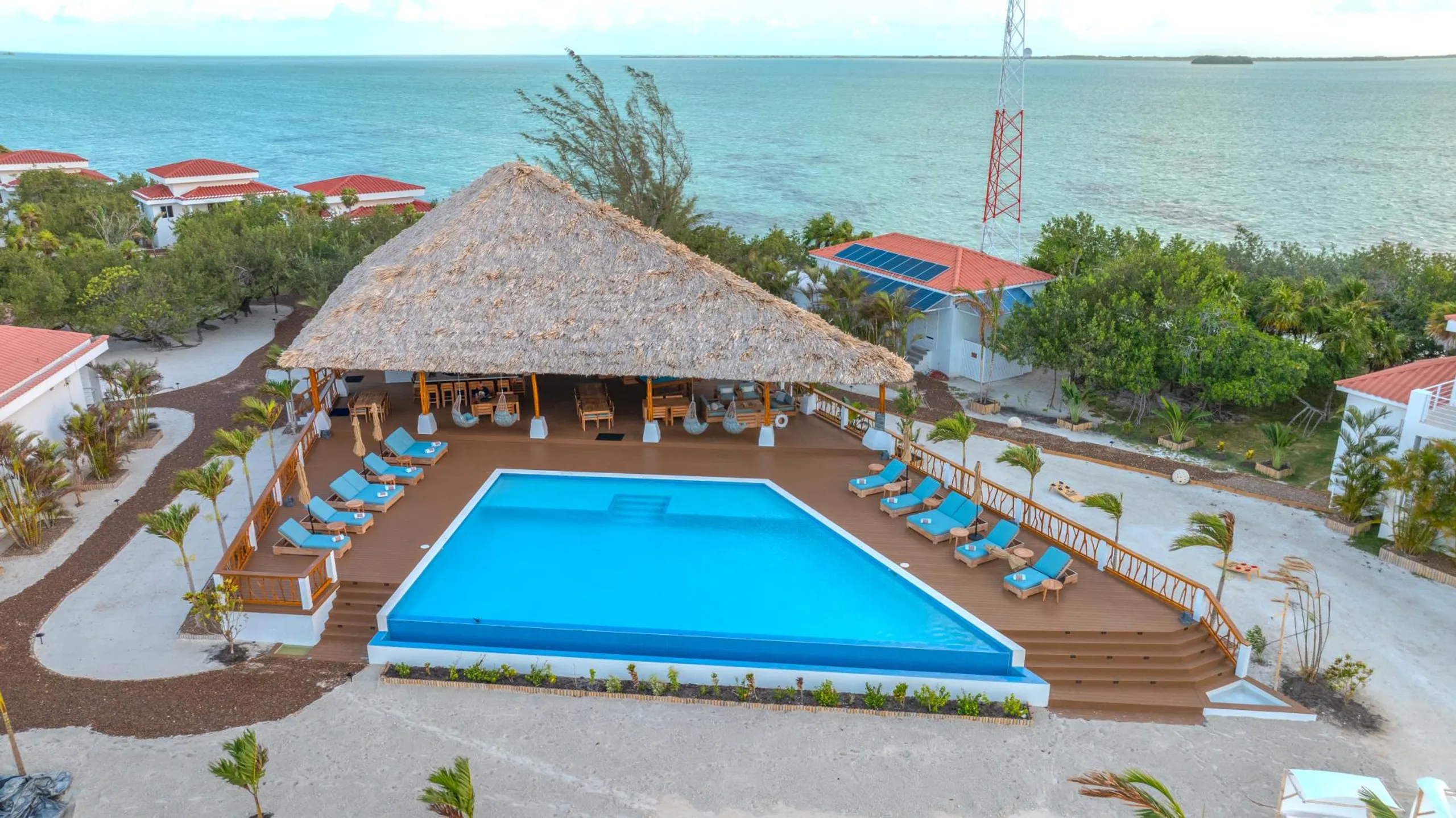 All-Inclusive Belize Island Oasis with Villas, Chef, Cocktails & Water Adventures — photograph 9