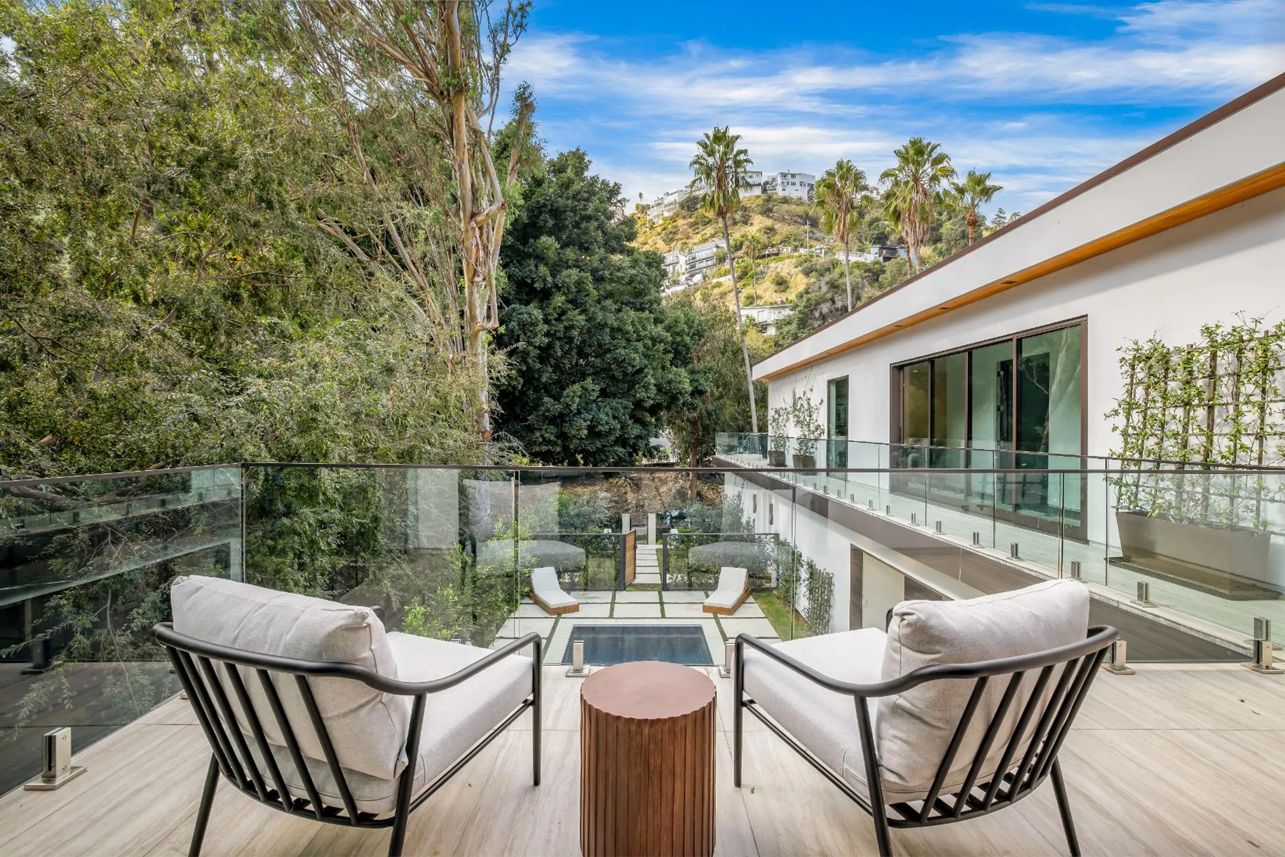 Modern Laurel Canyon Estate with Luxury Pool — photograph 7