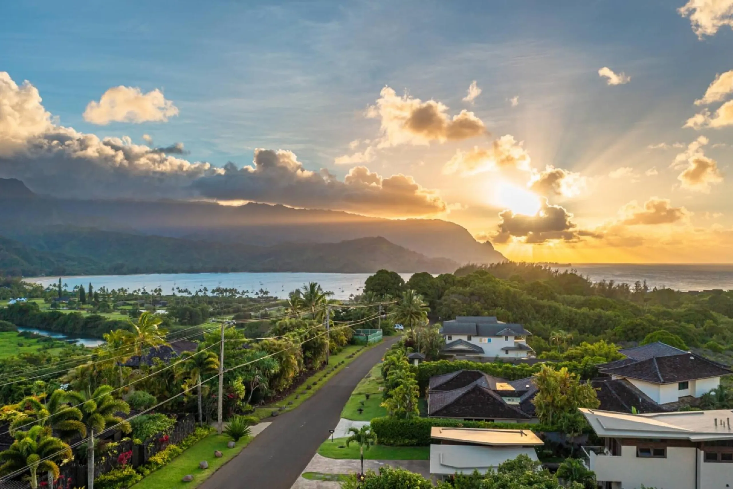 Hanalei Vista Estate Featuring Sweeping Views of the Mountains and Ocean Over Hanalei Bay — photograph 2