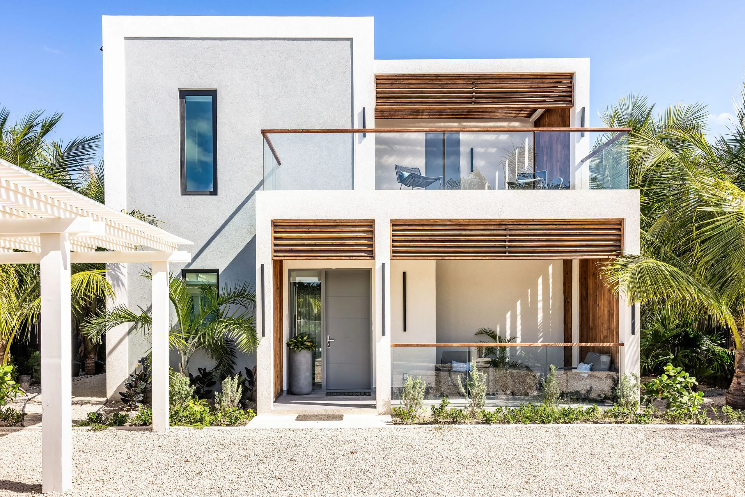 Modern 3 Bedroom Villa with Private Pool, and Lush Garden — photograph 5