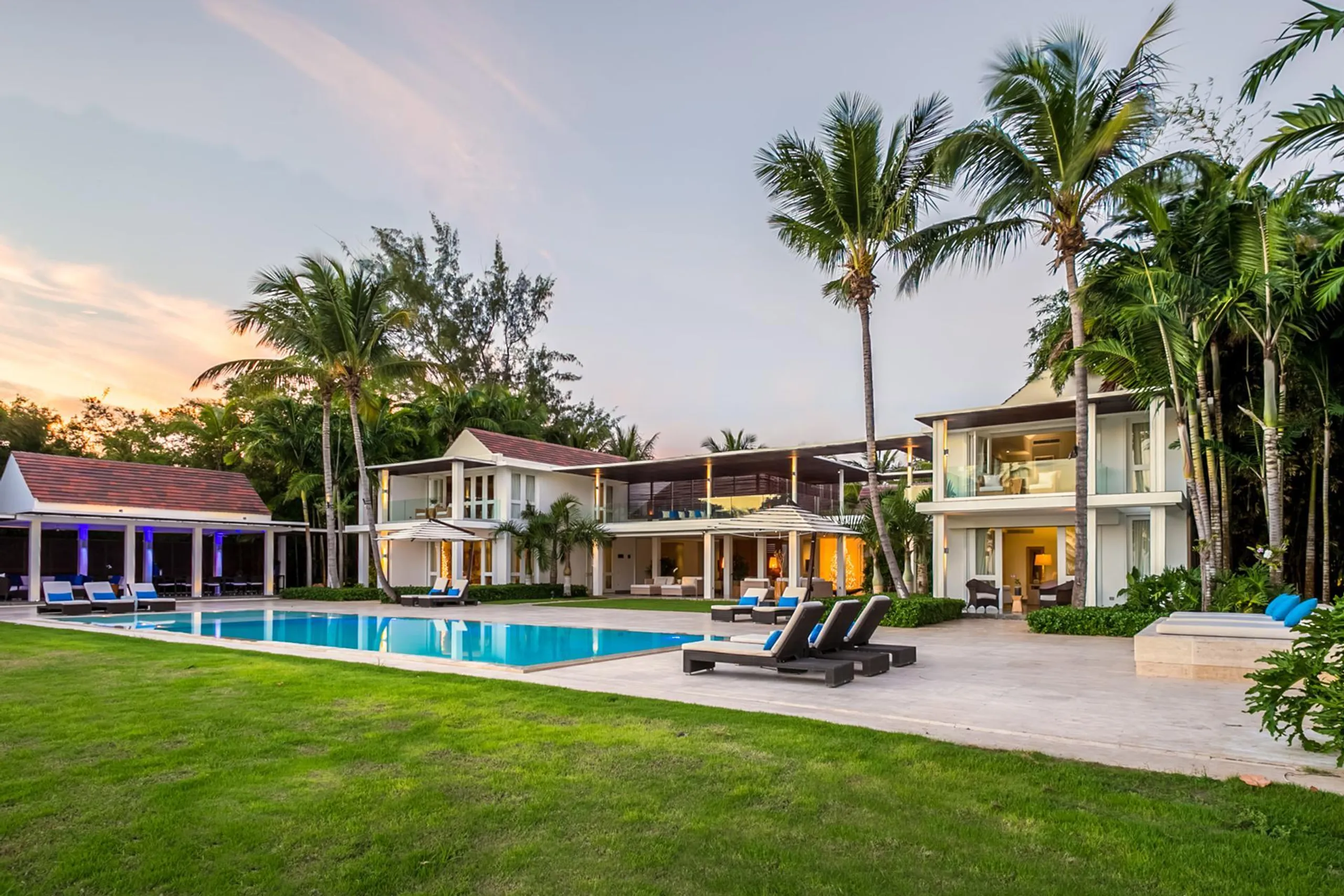 Stunning Oceanfront Modern Villa with Private Pool, La Romana