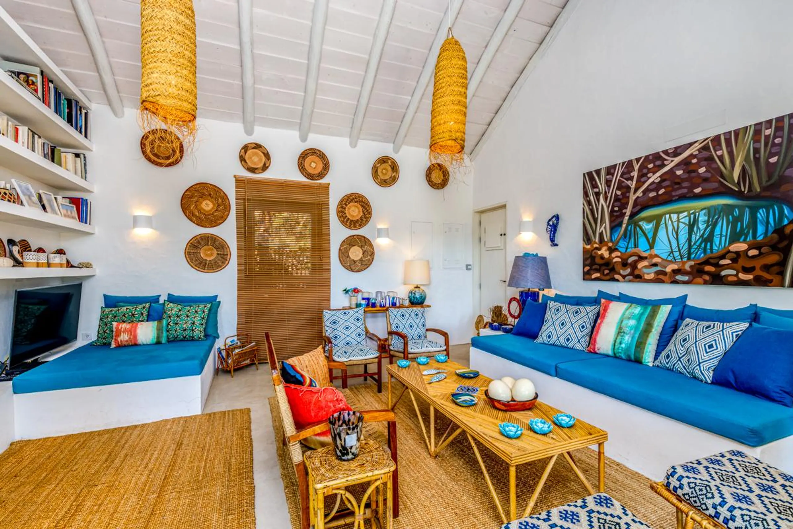 Deluxe Bohemian Villa with Pool and Private Terrace — photograph 11