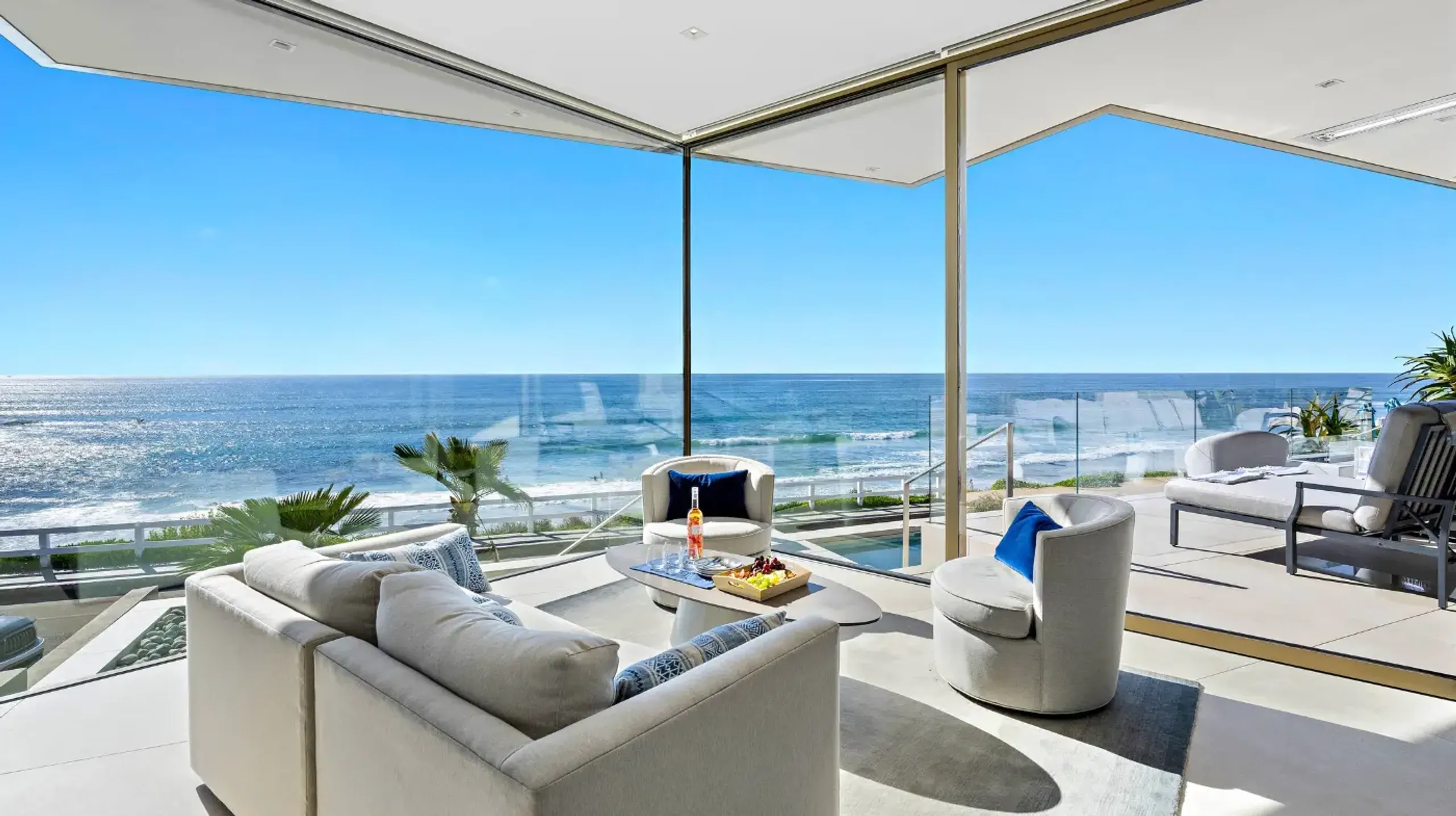 Oceanfront 4 Bedroom Villa with Private Infinity Pool, Beach Acces, and 360° Views, San Diego