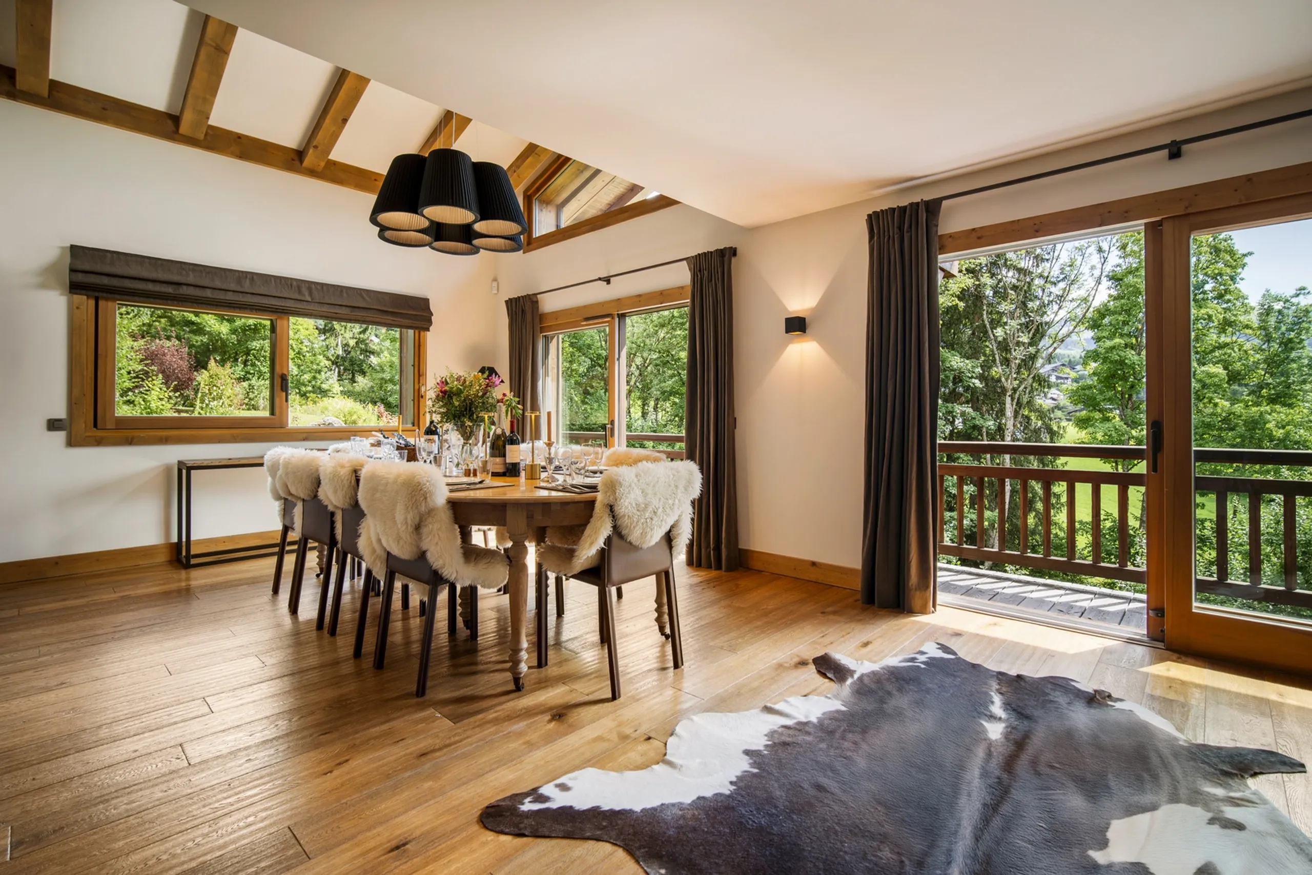 7BR Luxury Chalet with Hammam and Cinema in Megève — photograph 8