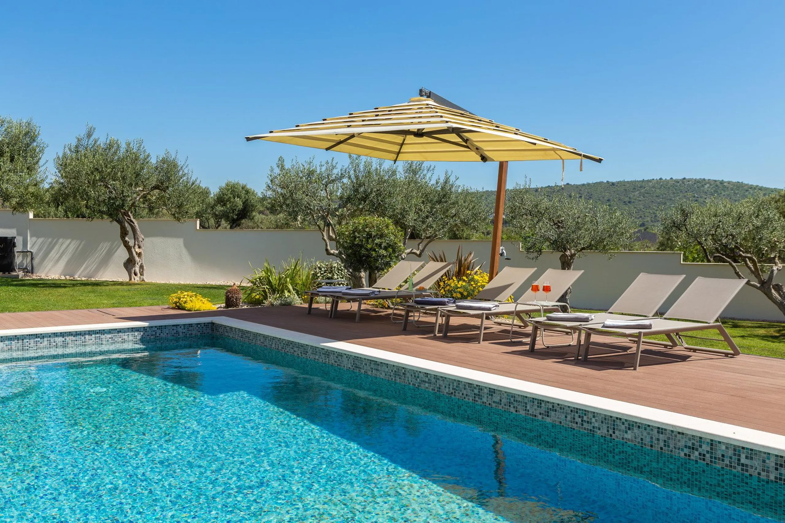 Modern Oasis with Heated Pool in Primosten and Luxurious Comfort — photograph 9