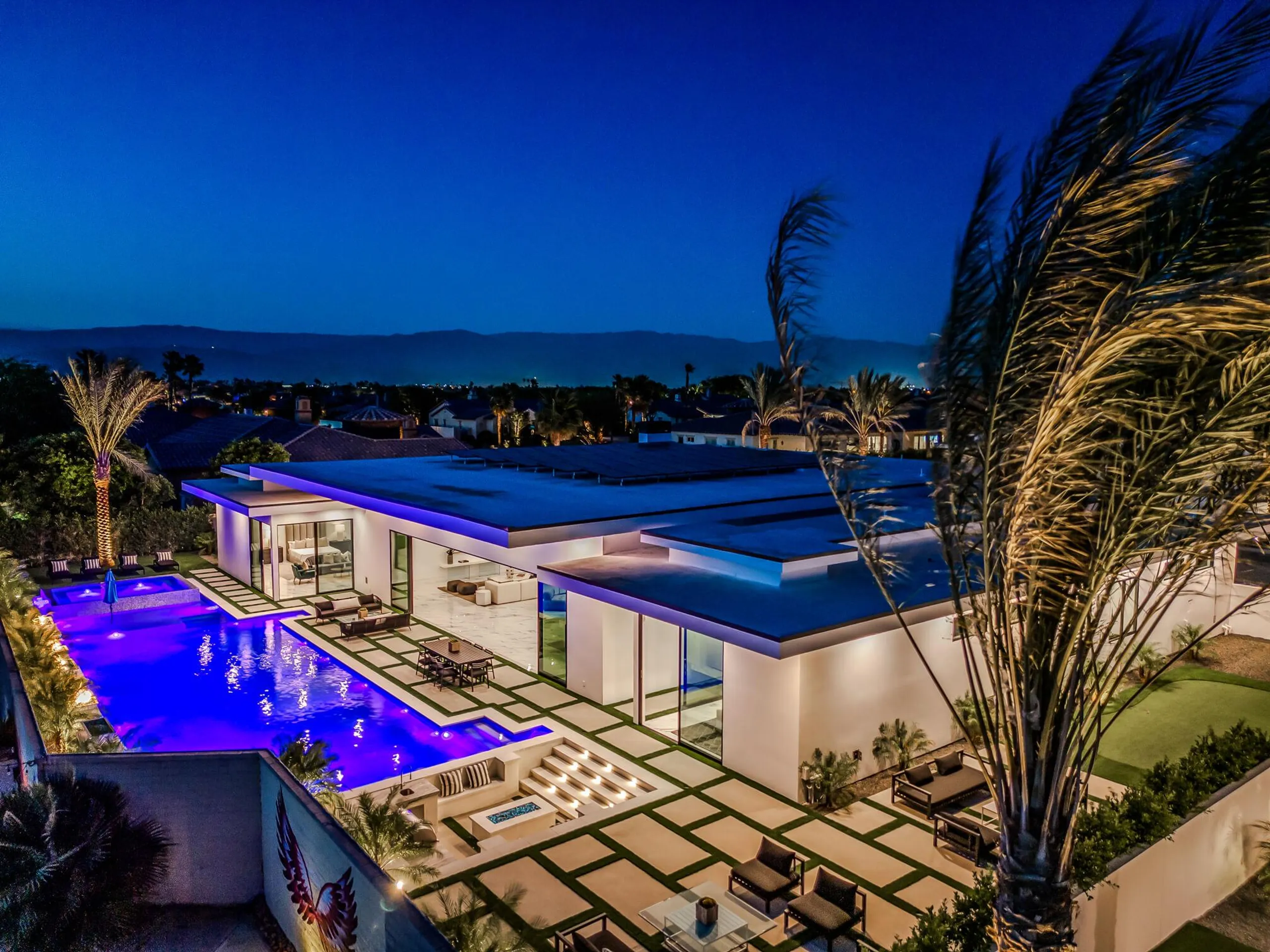 Invigorating Six Bedroom Villa with Private Pool, Lavish Amenities, Private Fire Bowls & Stunning Views VILLAWAY®, Coachella