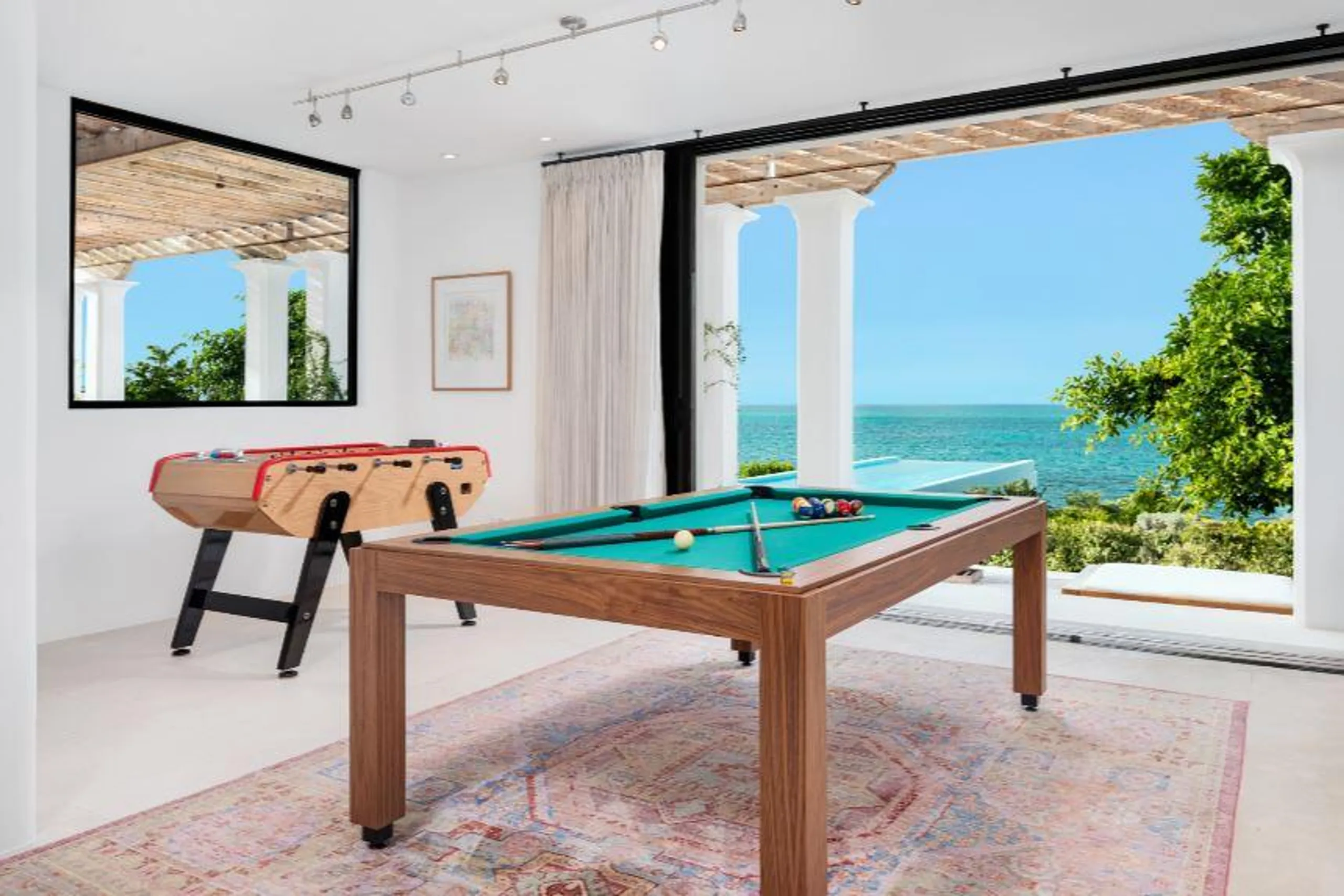 A Blend of Cultures: Mediterranean Magic on Providenciales — photograph 9