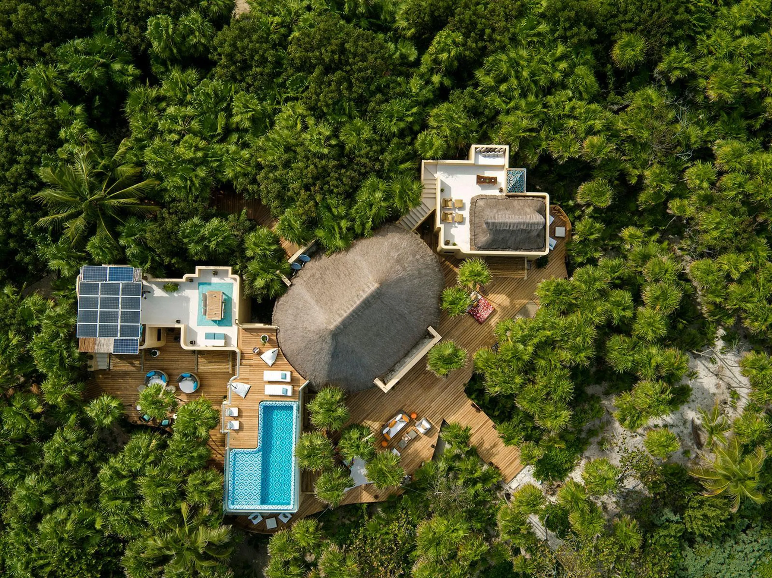Contemporary Mayan Luxury with Private Pool and 100 Meters of Private Beachfront — photograph 4