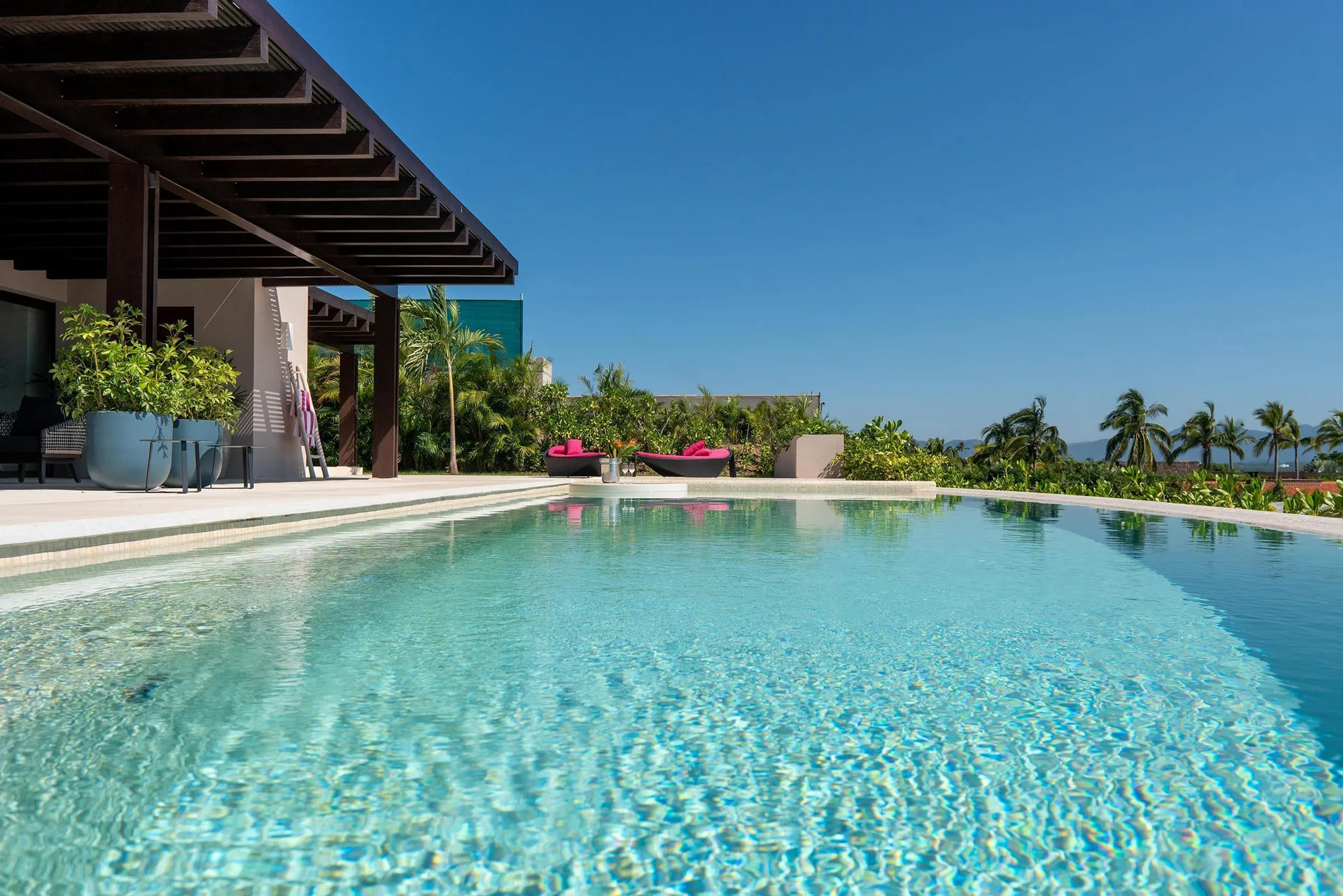 Refined Luxury View Villa with Infinity Pool and Ocean Views, Porta Fortuna