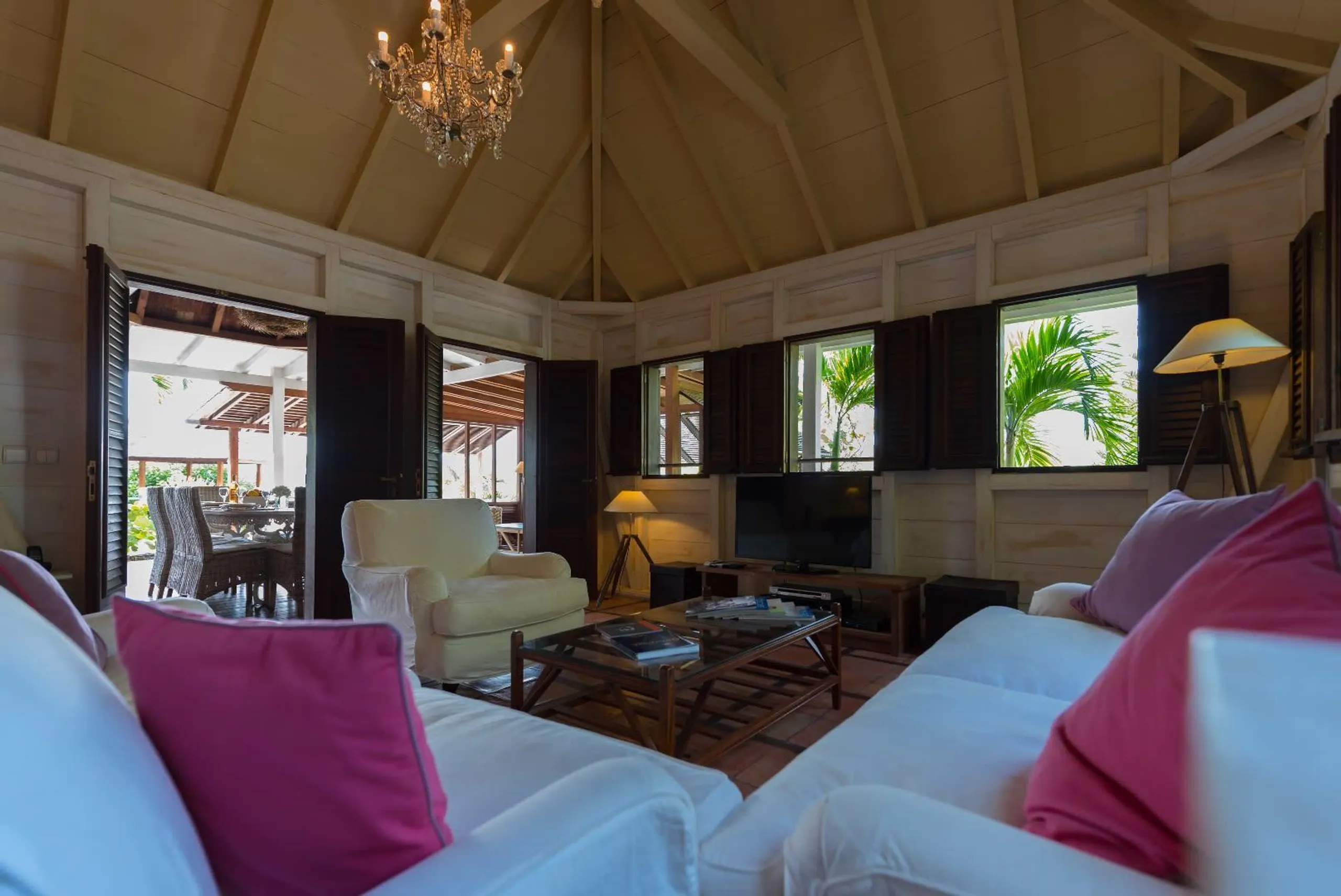 Luxury Hillside Villa Retreat in St.Barths with Ocean Views & Private Bungalows — photograph 9