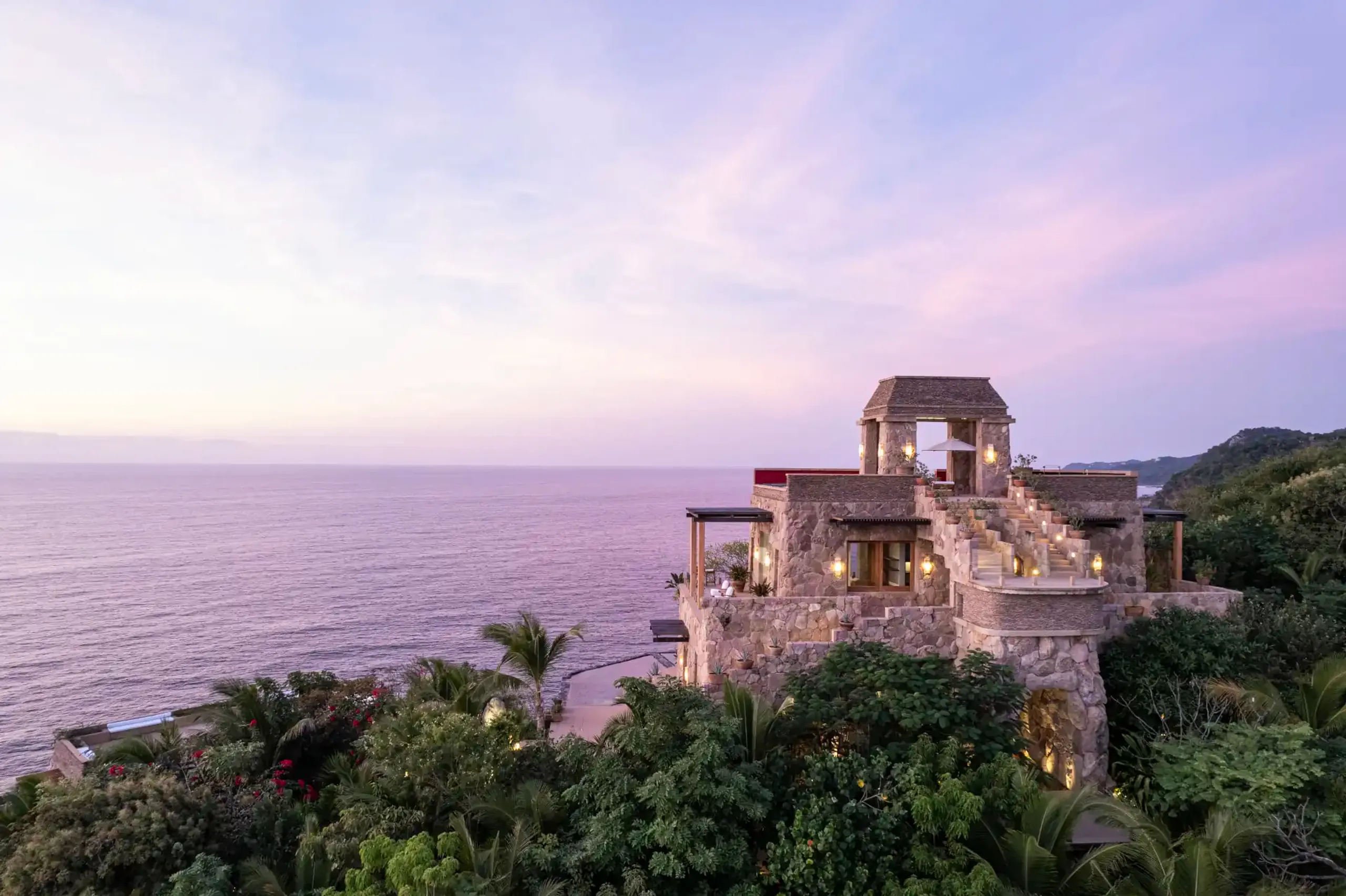 Refreshing Cultural-Inspired Punta Mita Villa with Infinity Pool & Beach Access — photograph 9