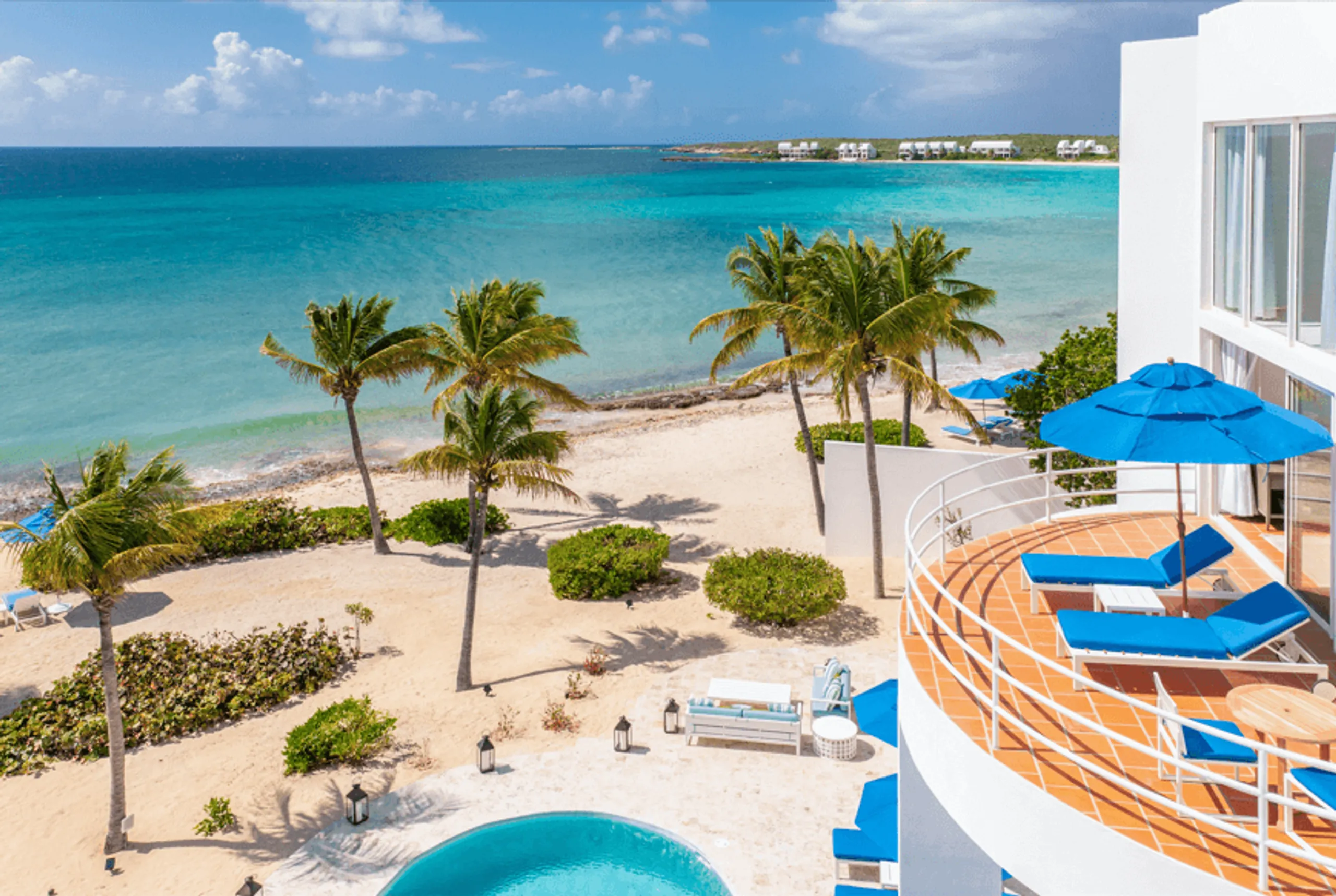 Grandiose Blue Bay Estate with Beachfront Access — photograph 6