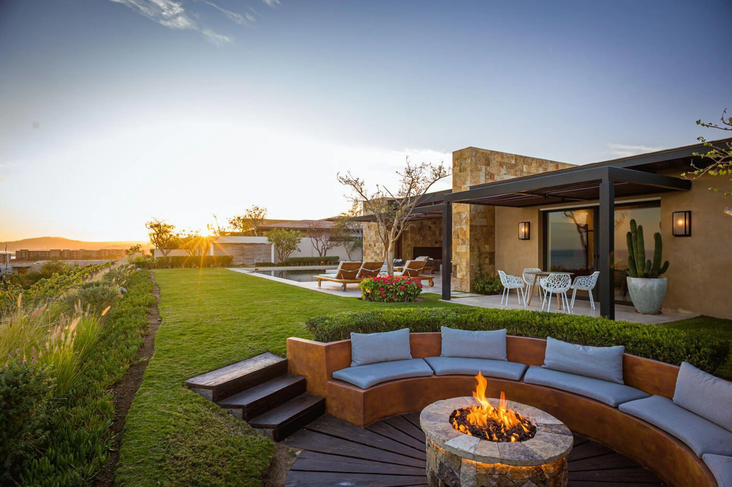 Richly Adorned Puerto Los Cabos Architectural Estate with Zero Edge Pool and Spectacular Views — photograph 10