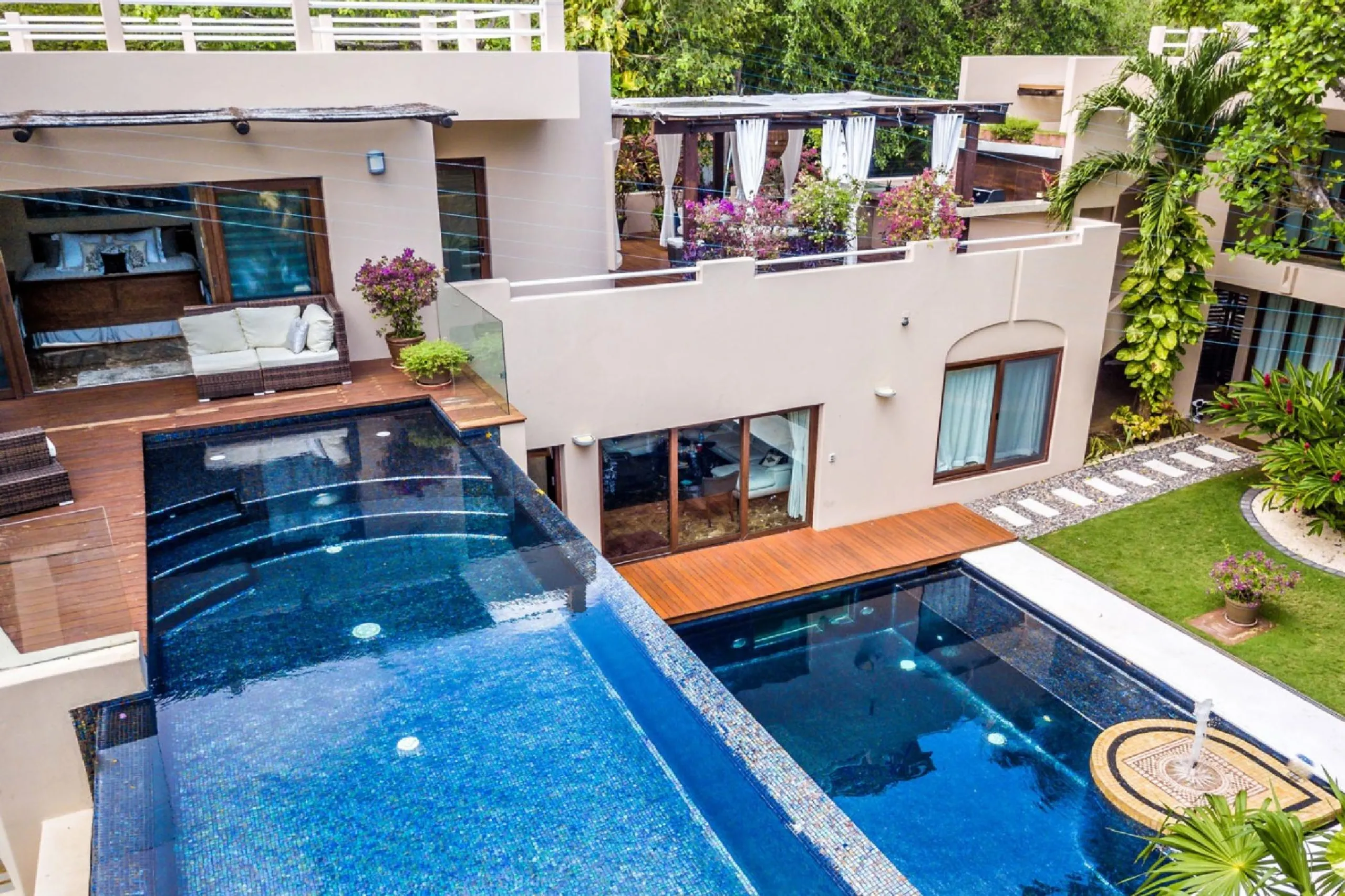 Playa del Carmen Luxury Estate with Multiple Pools and Lush Grounds — photograph 7
