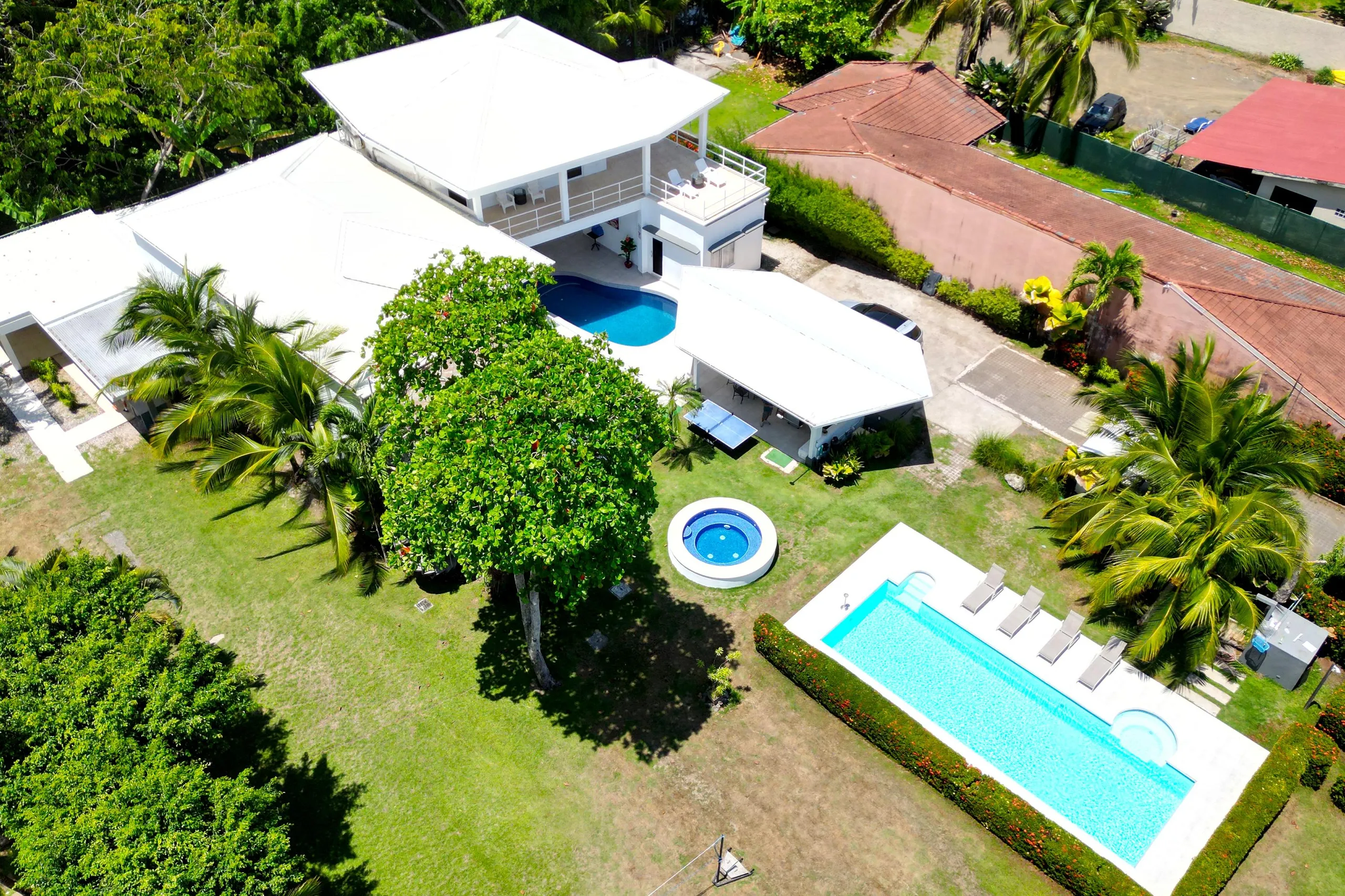 Ultimate Beachfront Luxury 14-Bedroom Estate in Jaco Beach with 2 Private Pools — photograph 11