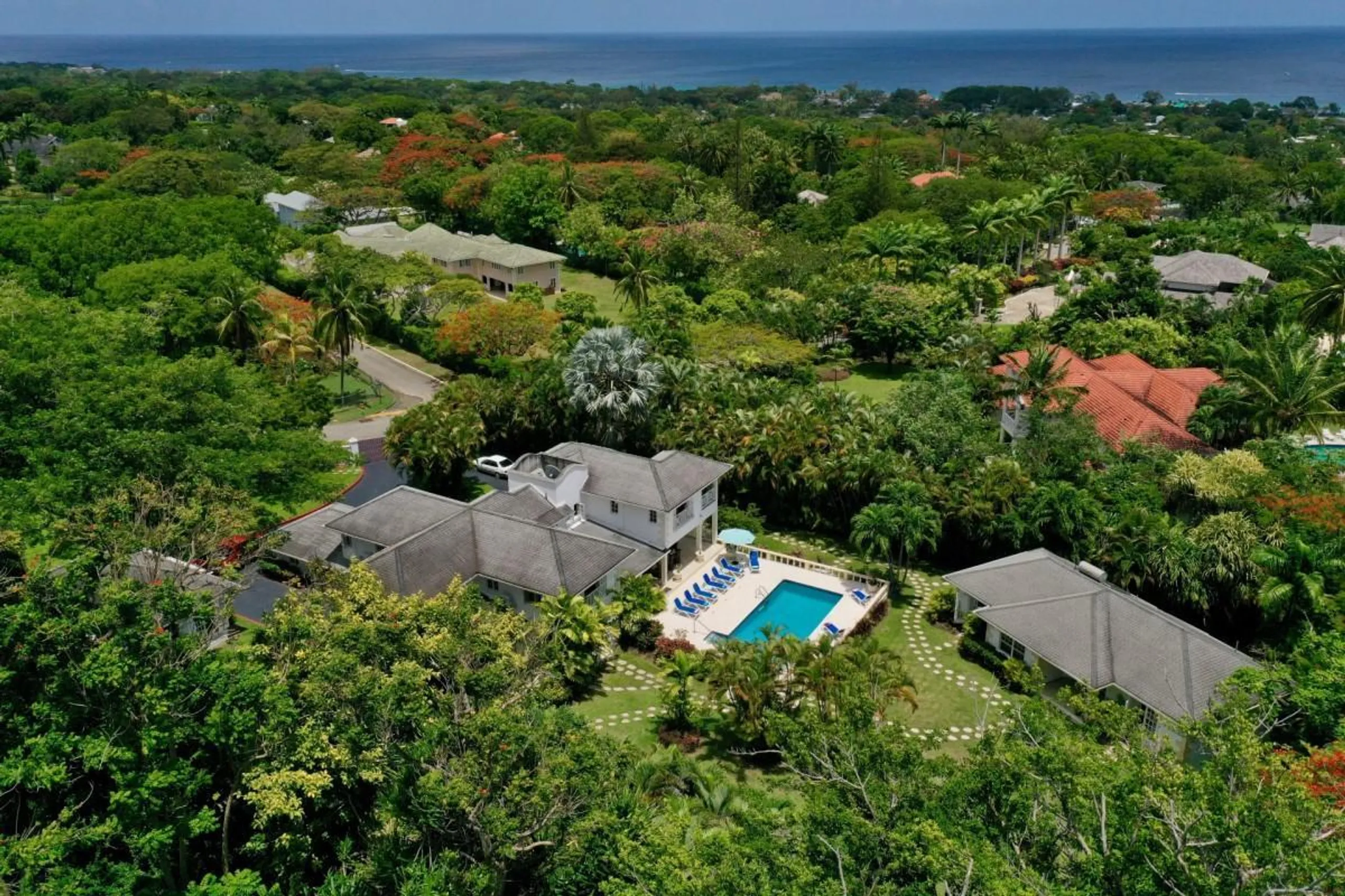 Classical Barbados Beach Villa with Private Pool and Beach Club Access — photograph 7