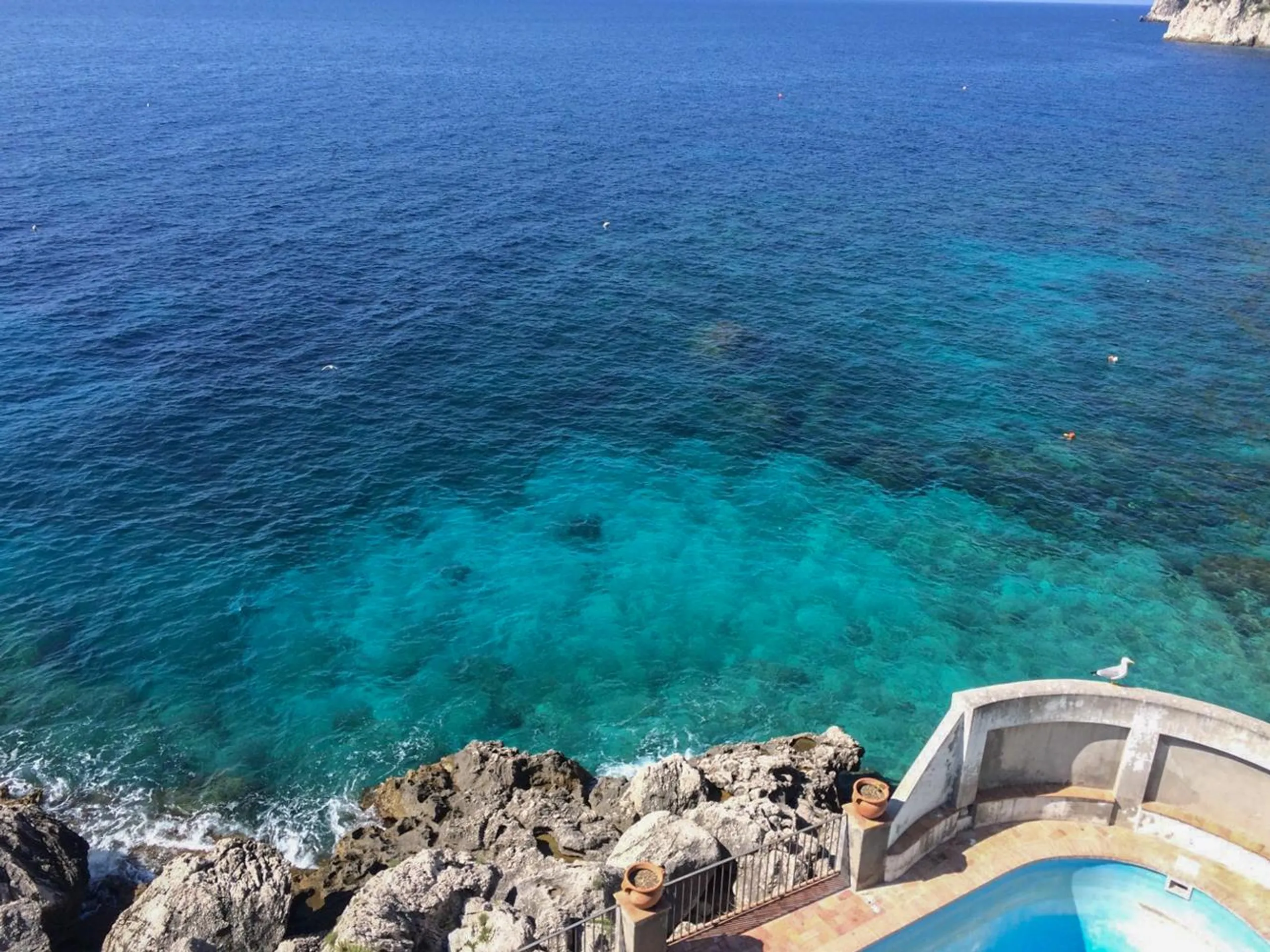 Superb Cliside Villa with Alfresco Dining and Unparalleled Capri Coast Views — photograph 9