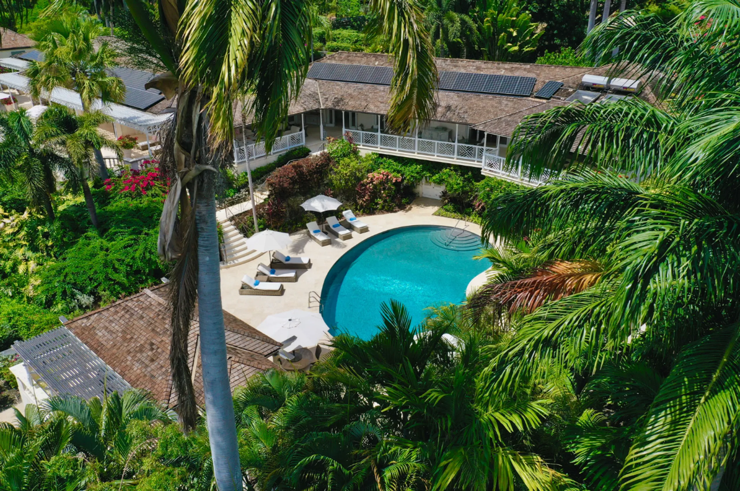 Oasis Luxe Villa with Private Pool and Breathtaking Ocean Views — photograph 5